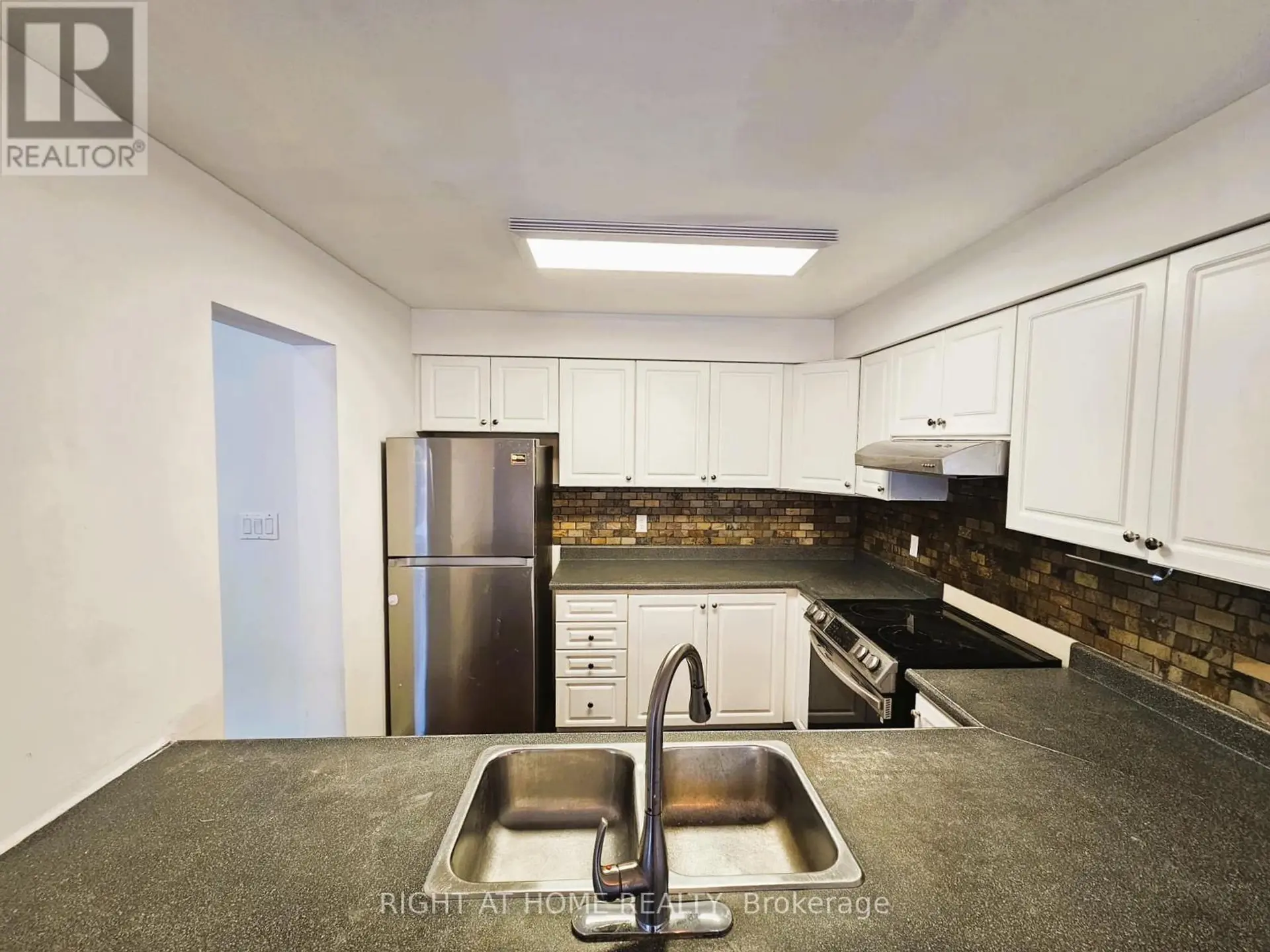 206 FAIRWOOD DRIVE - Image 5