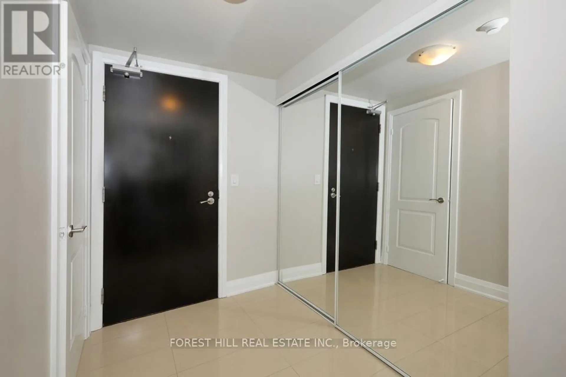 #218 30 NORTH PARK ROAD - Image 5