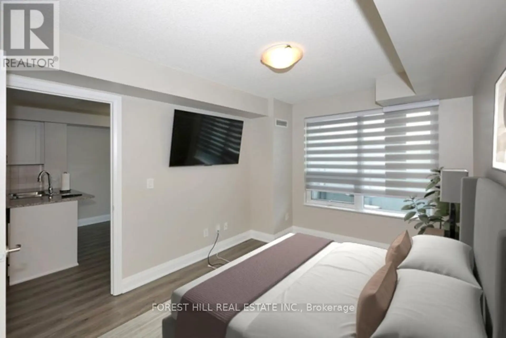 #218 30 NORTH PARK ROAD - Image 8