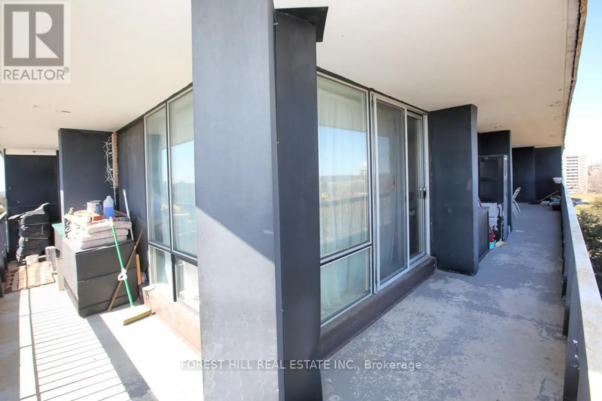 #806 135 ANTIBES DRIVE - Image 12