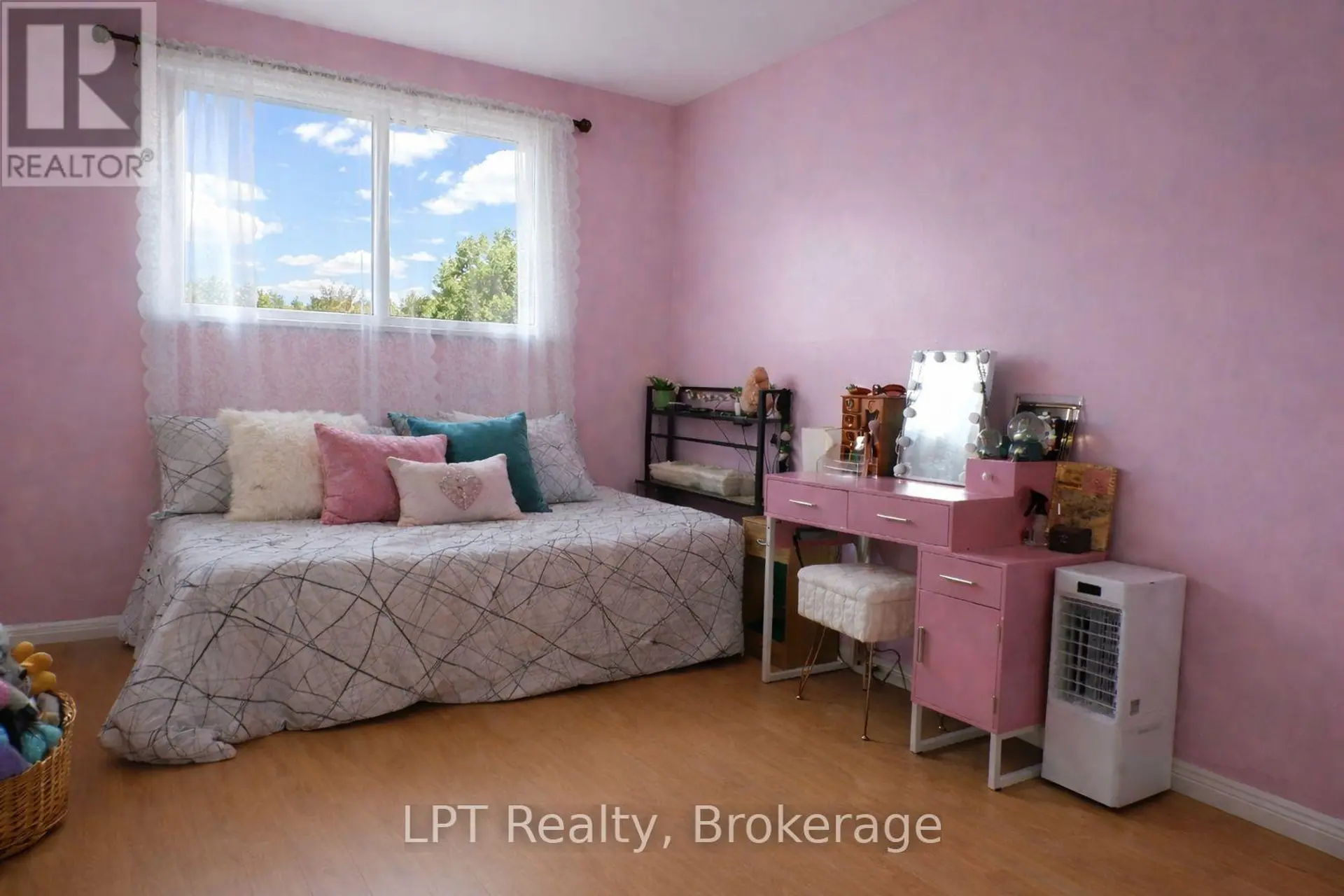 167 SINGLETON DRIVE - Image 11