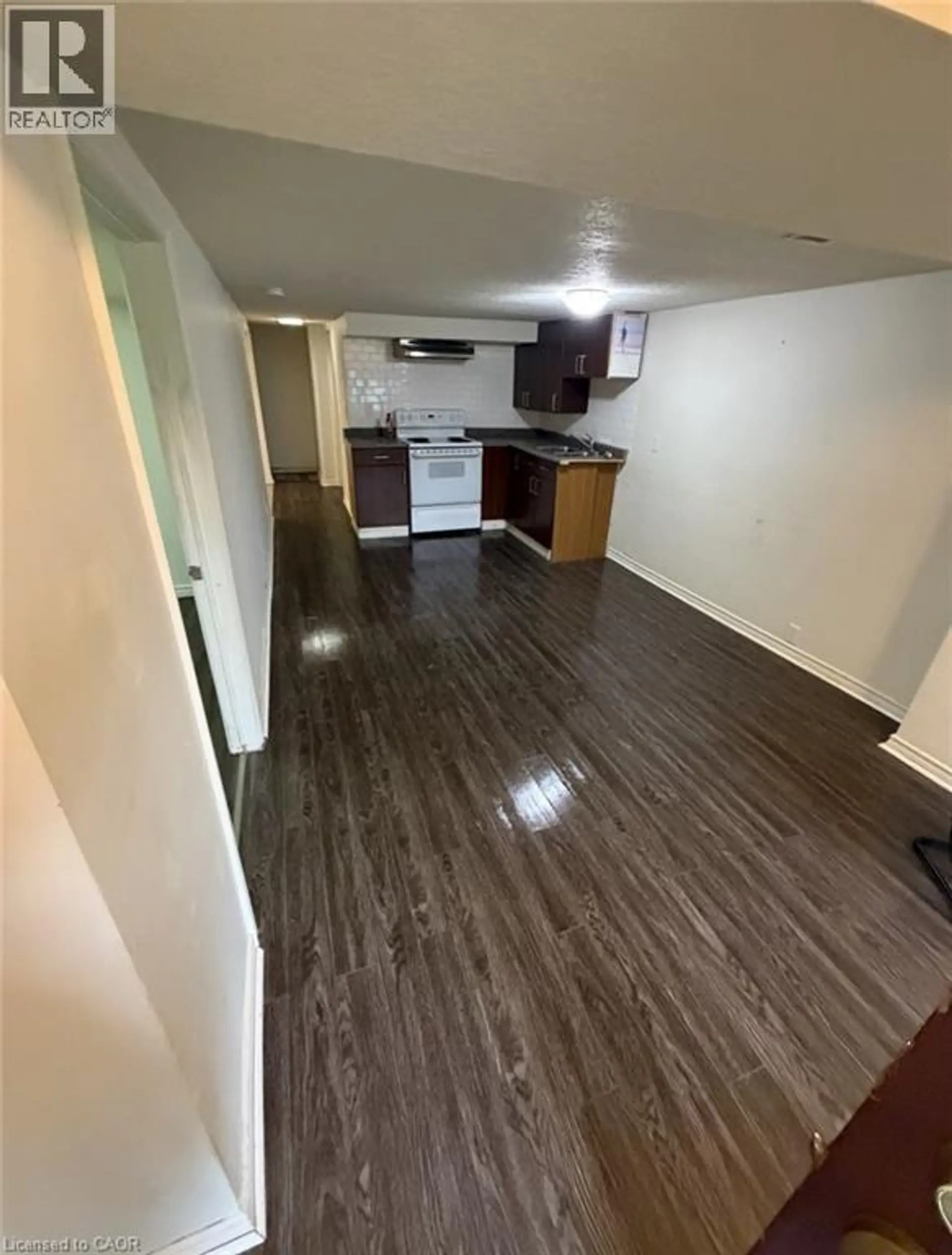 456 JACKSON Street W - Image 2