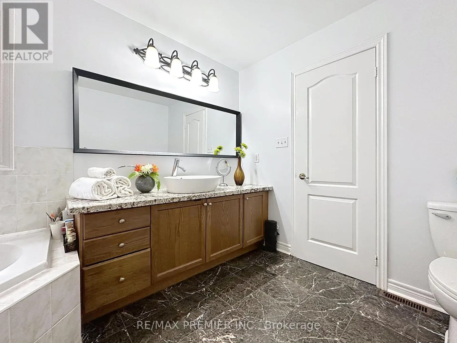 129 LEDGE ROCK DRIVE - Image 10