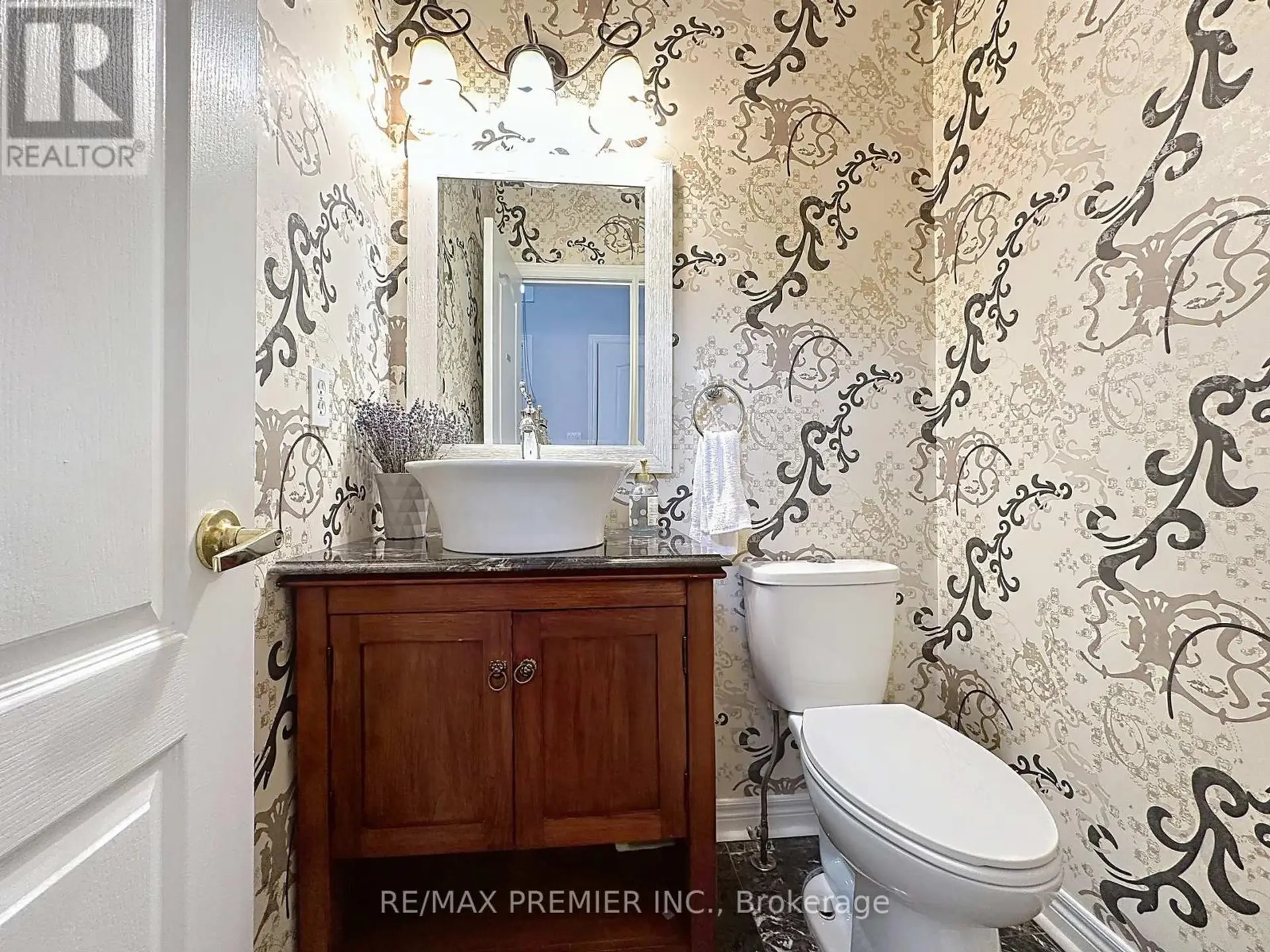 129 LEDGE ROCK DRIVE - Image 12
