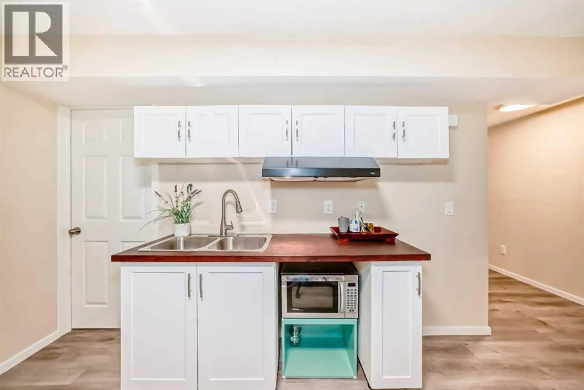 737 Wentworth Place SW - Image 11