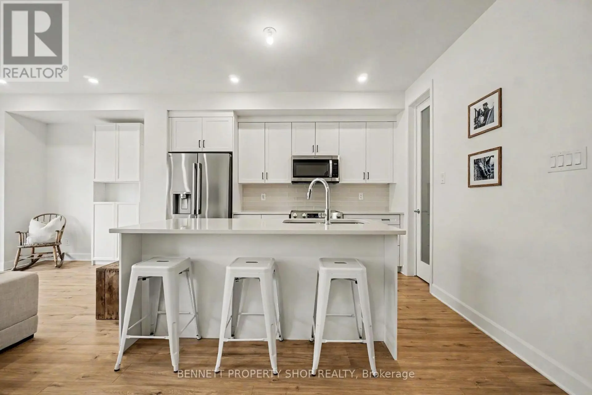 1047 VENTUS WAY - Image 1