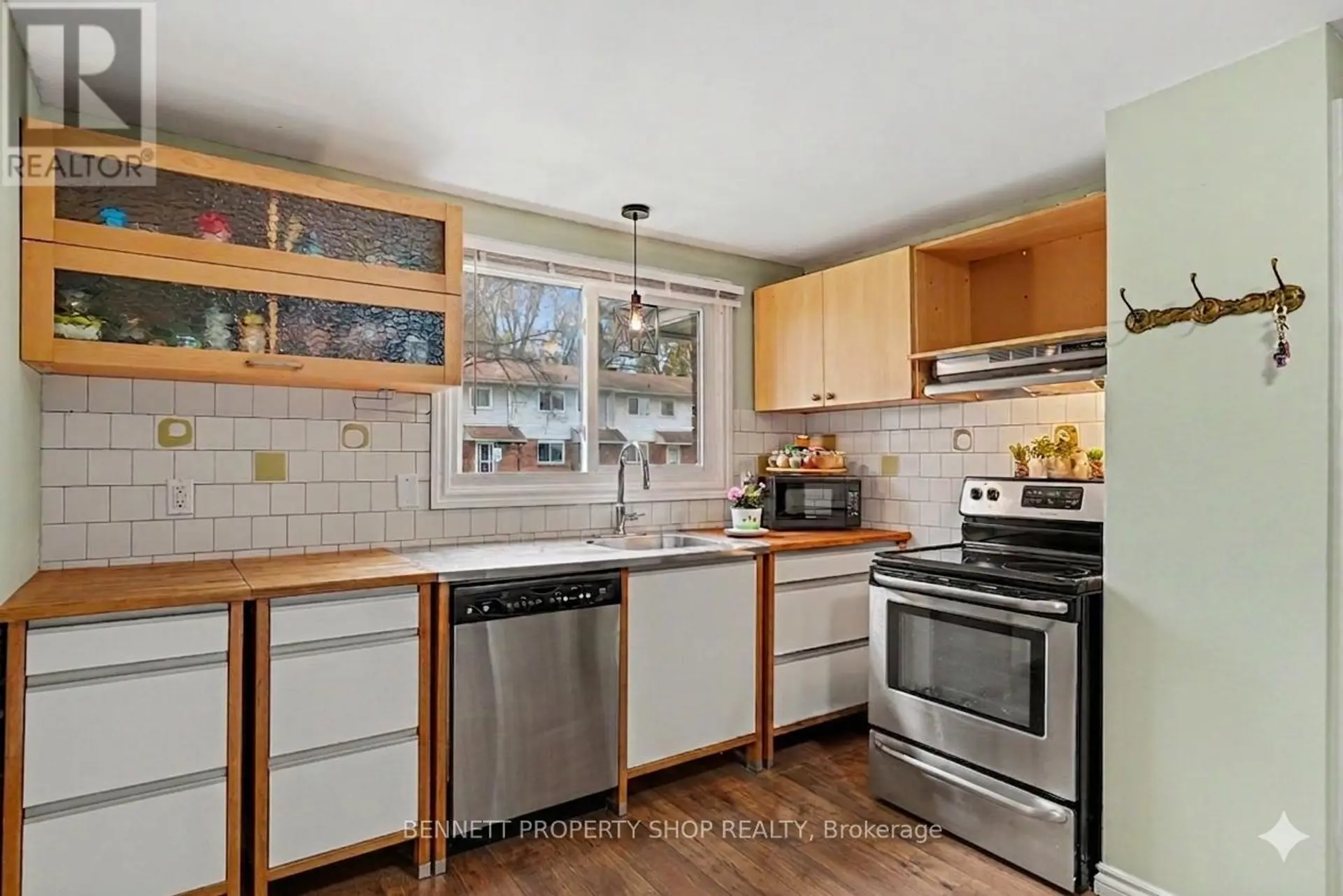 #186 1045 MORRISON DRIVE - Image 2