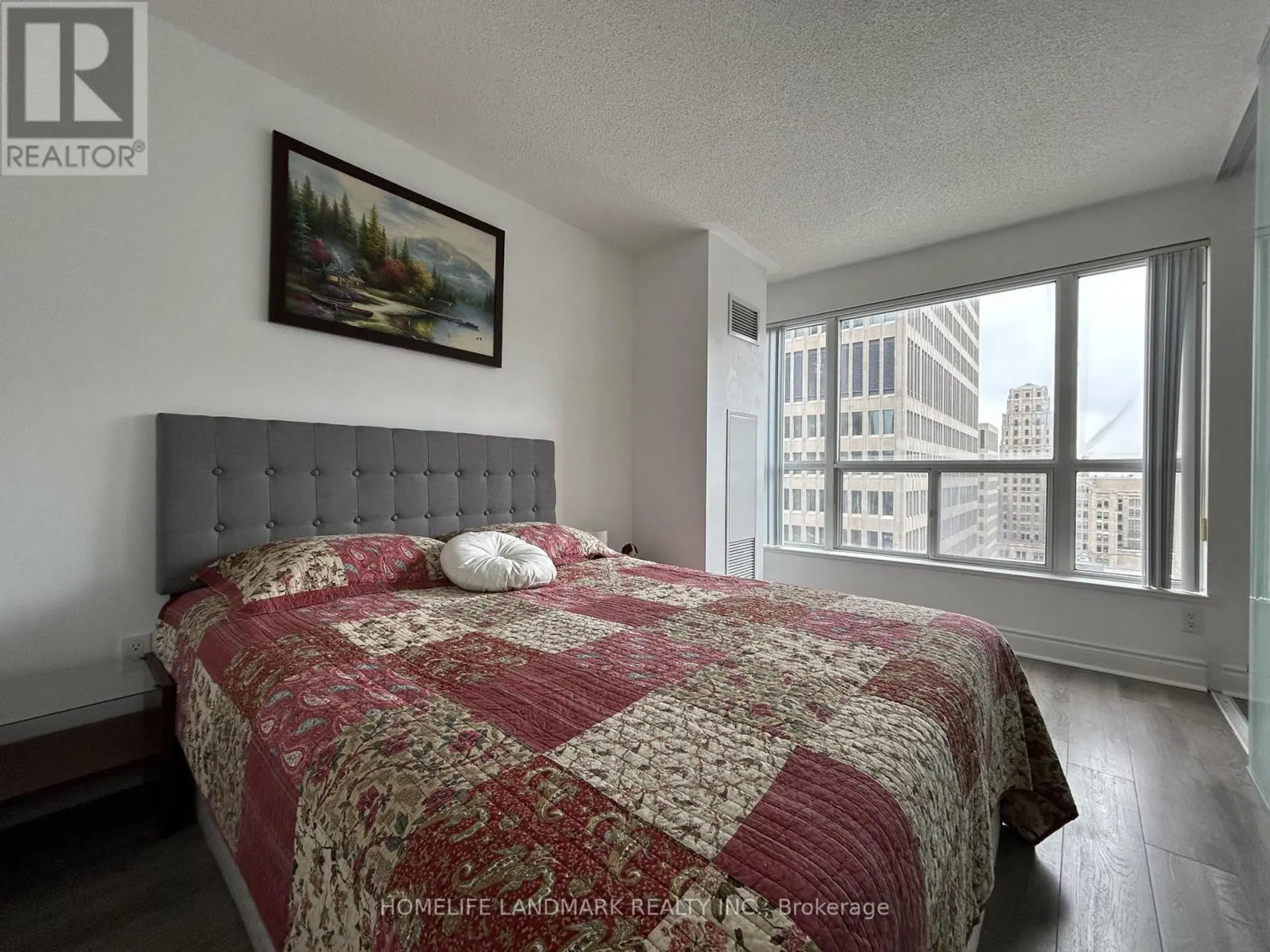 #1204 909 BAY STREET - Image 4