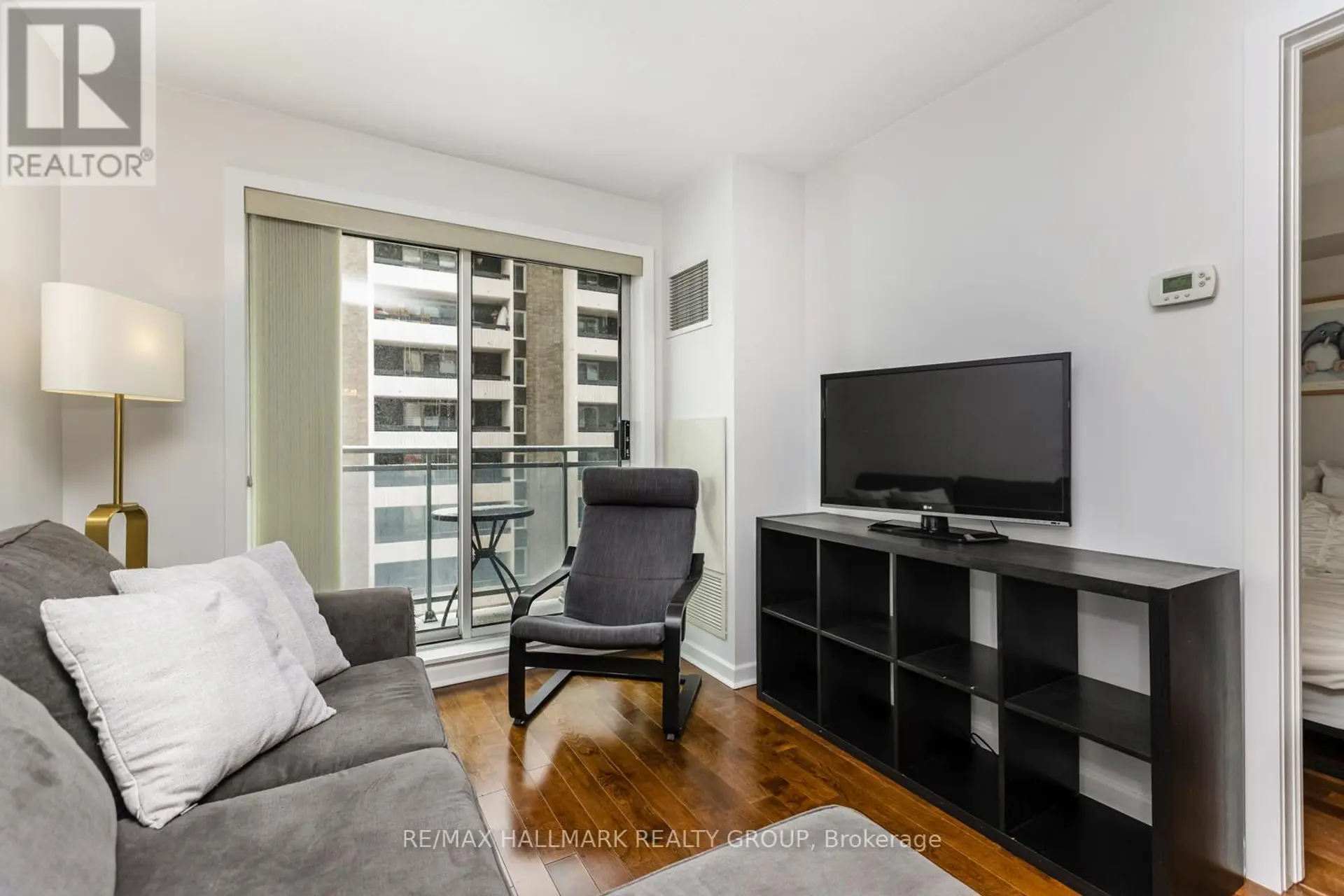 #502 138 SOMERSET STREET W - Image 10