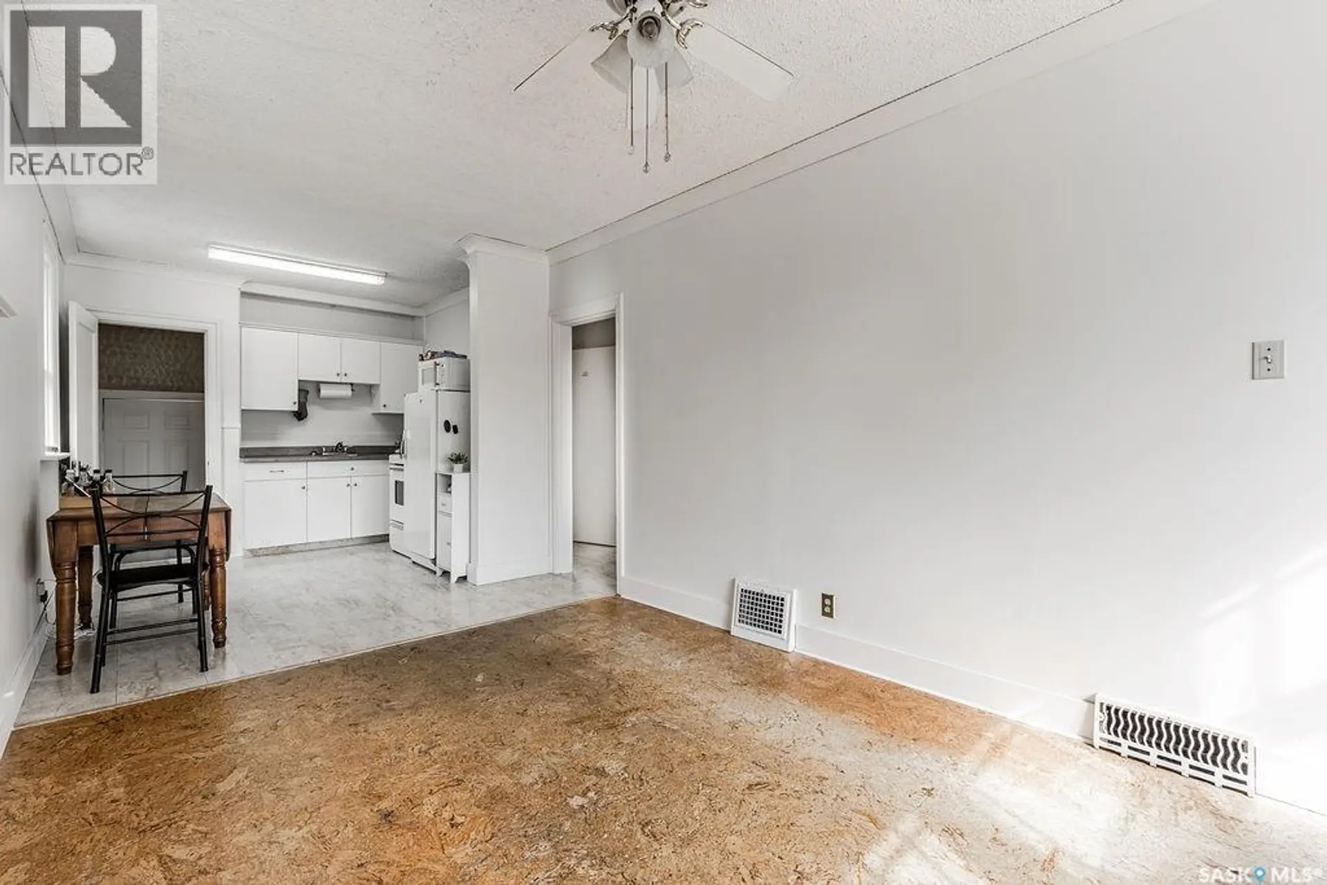 1304 Broadway AVENUE - Image 4