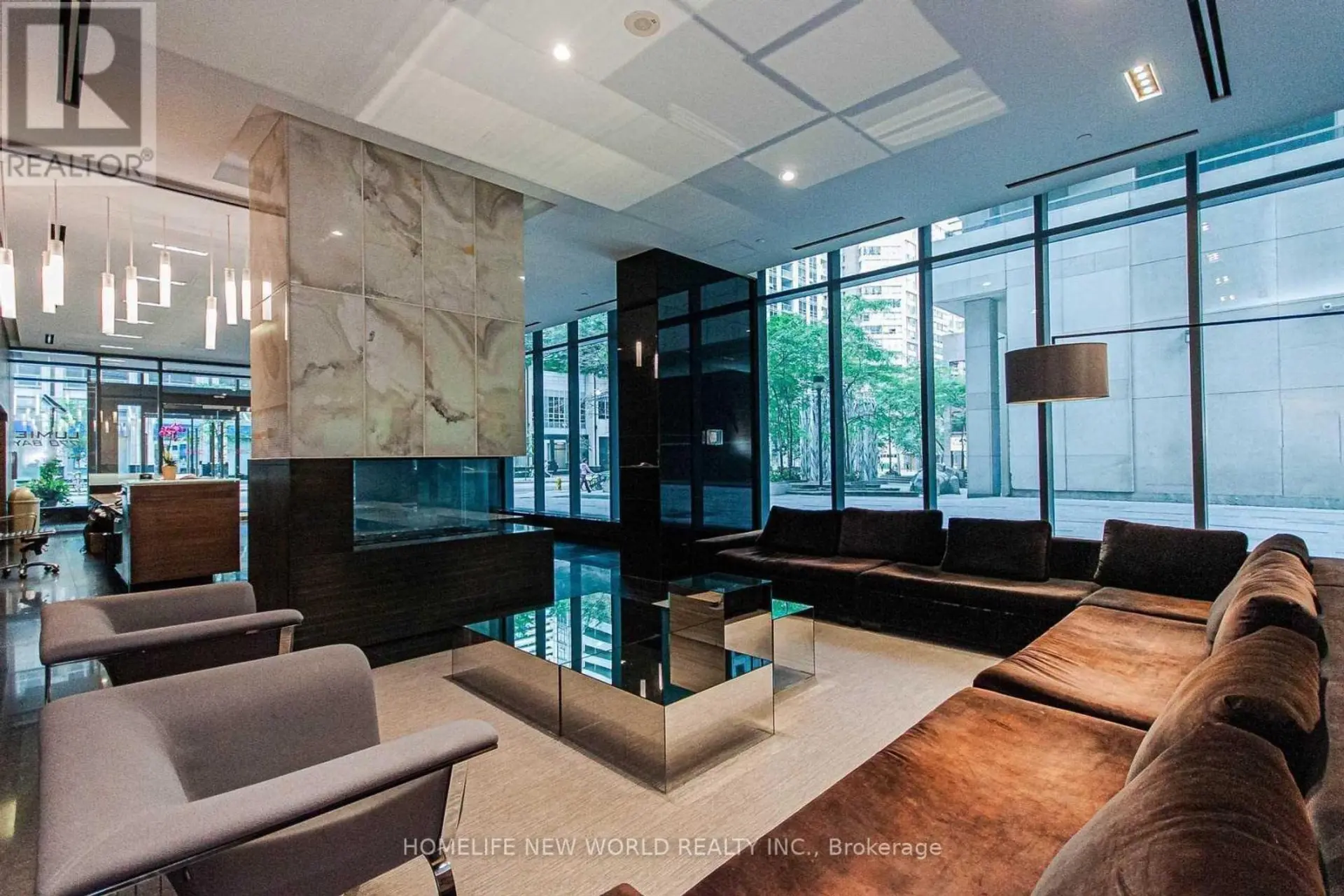 #808 770 BAY STREET - Image 5