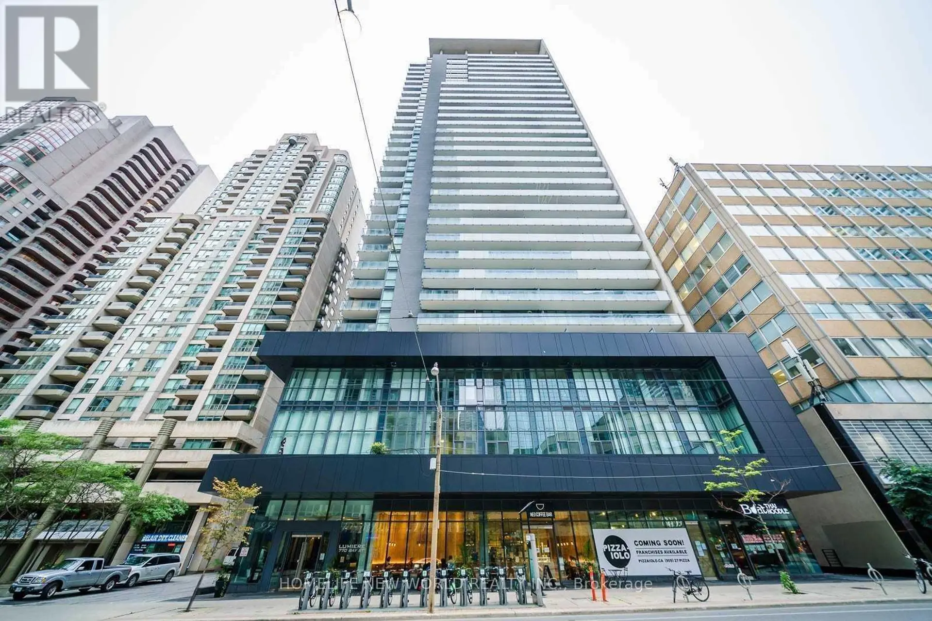 #808 770 BAY STREET - Image 6