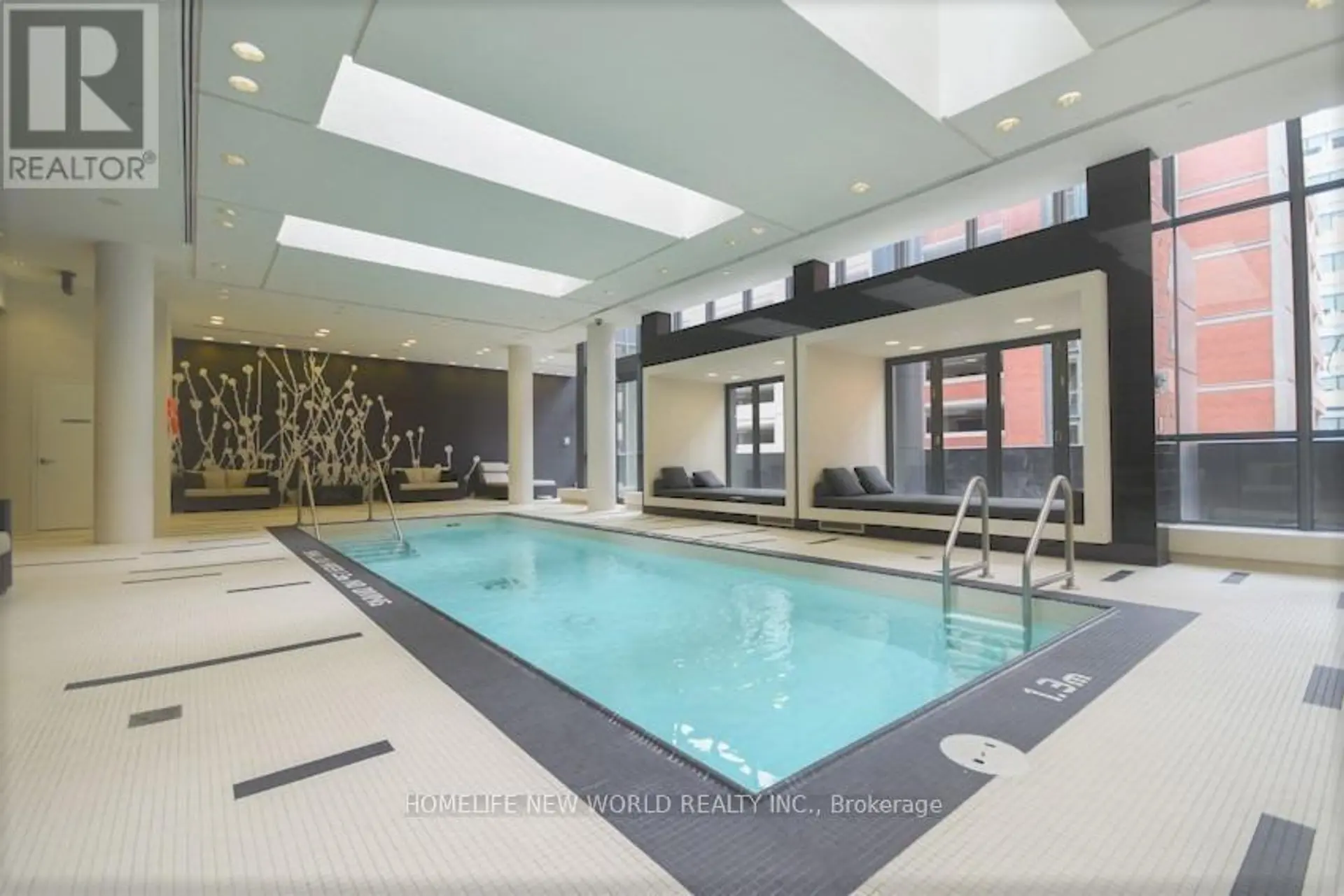 #808 770 BAY STREET - Image 8