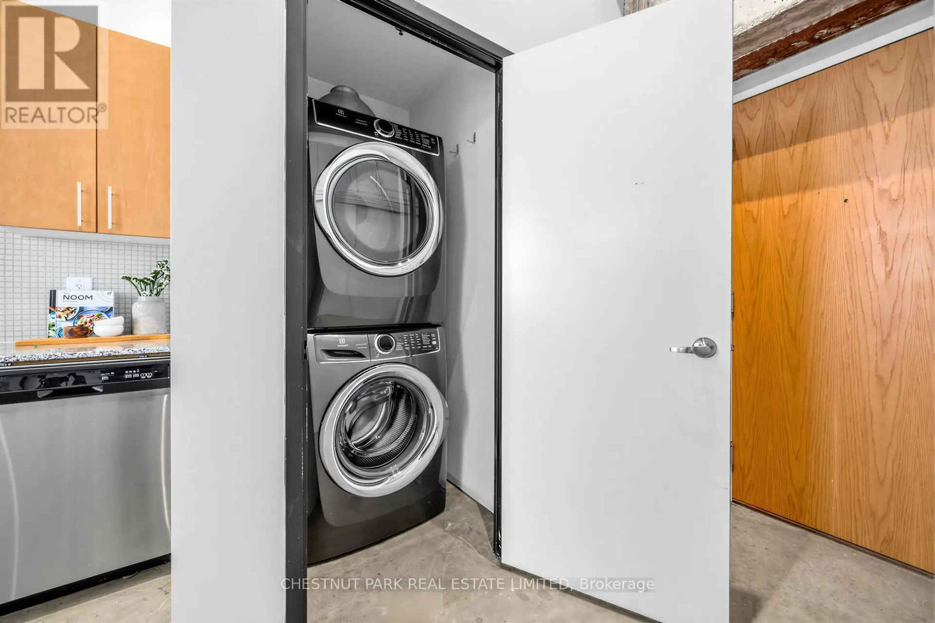 #301 363 SORAUREN AVENUE - Image 17