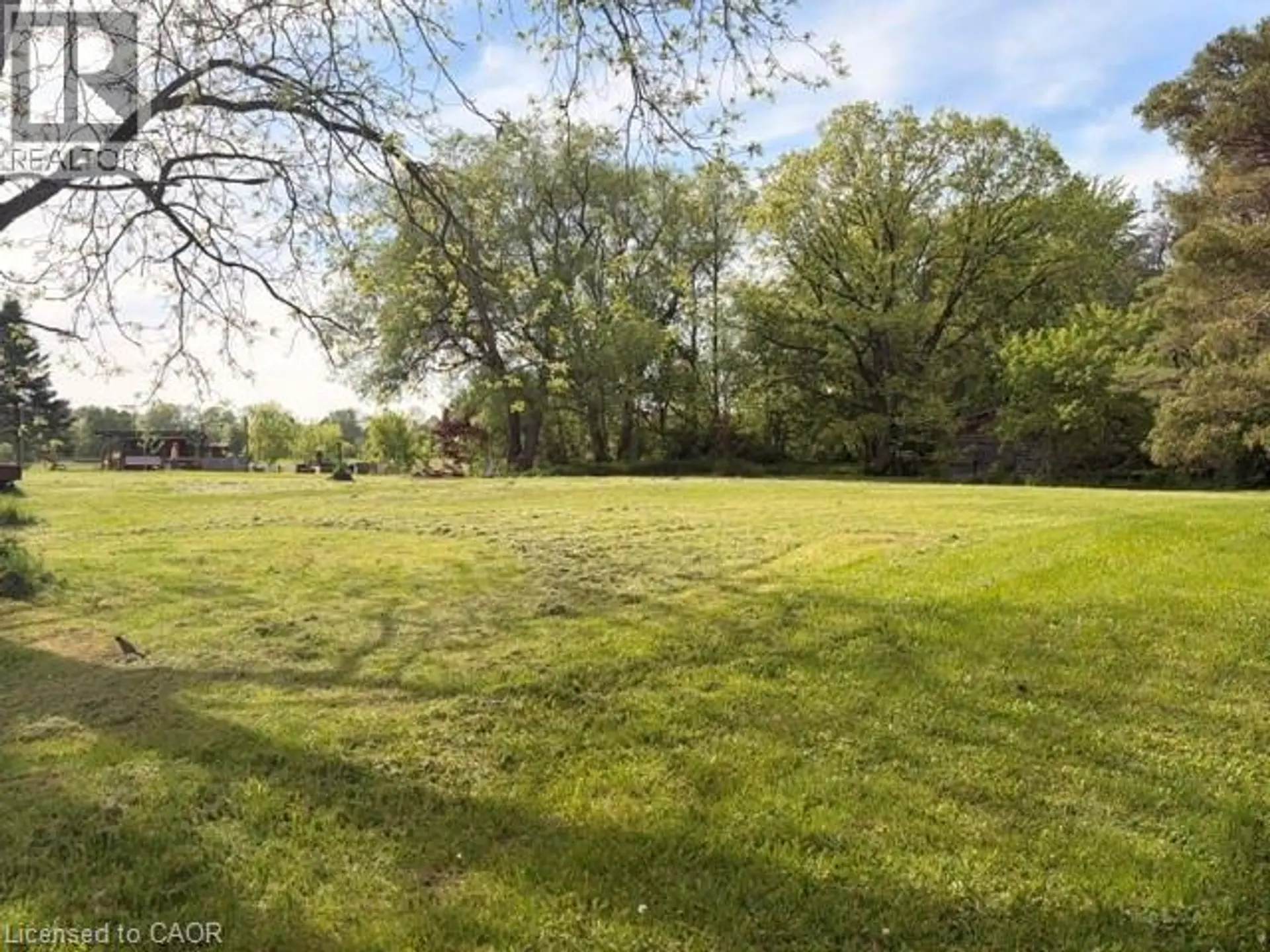 37 YOUNG Street - Image 2