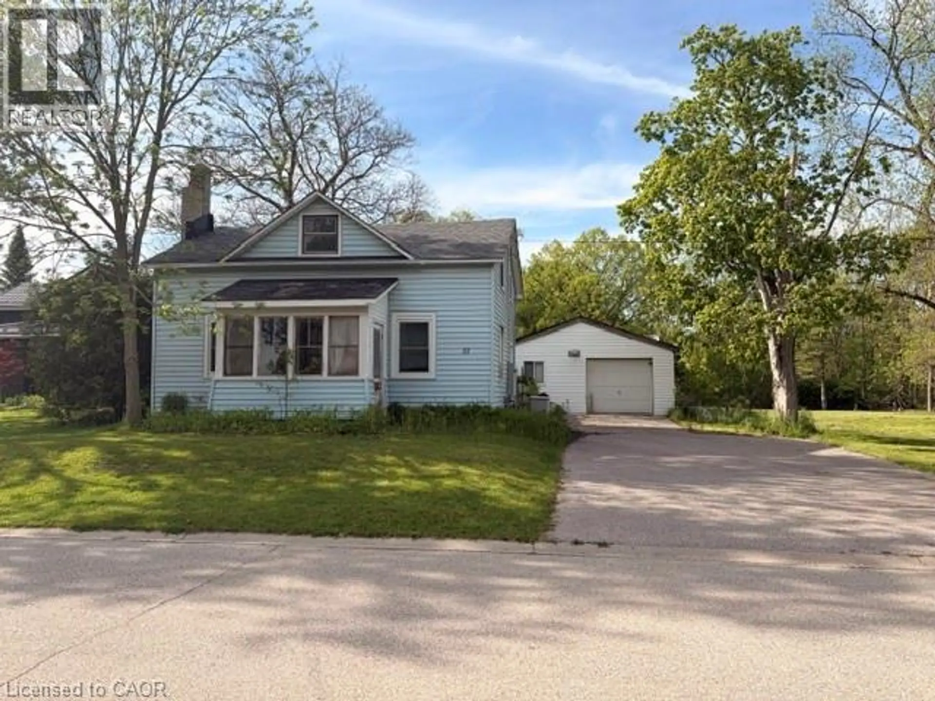 37 YOUNG Street - Image 8