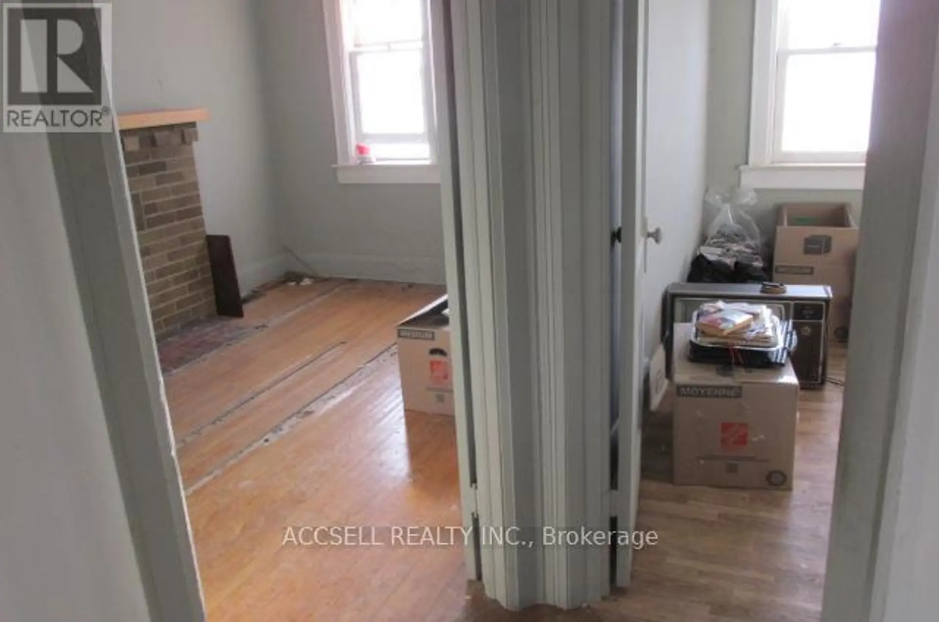 53 ARLINGTON AVENUE N - Image 11