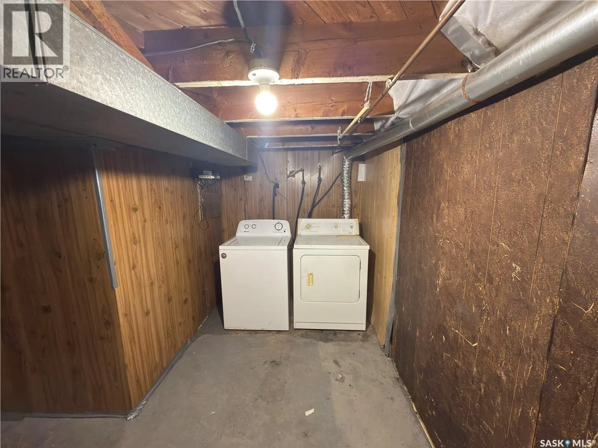 844 13th STREET W - Image 13