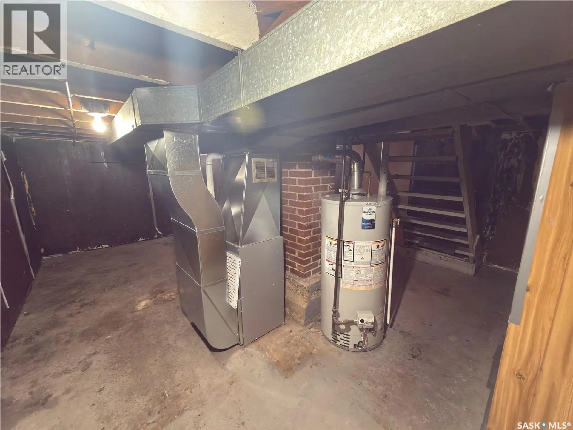 844 13th STREET W - Image 14