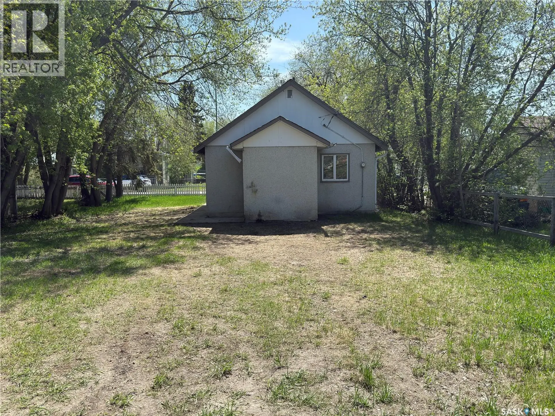 844 13th STREET W - Image 17