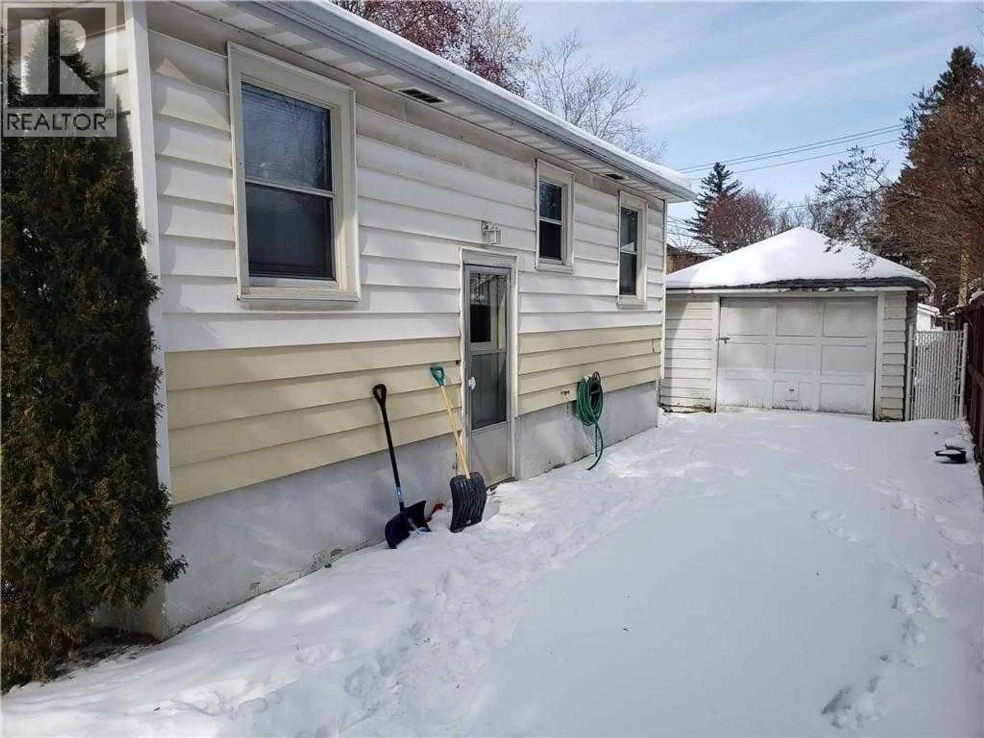 428 32 Avenue NW - Image 4