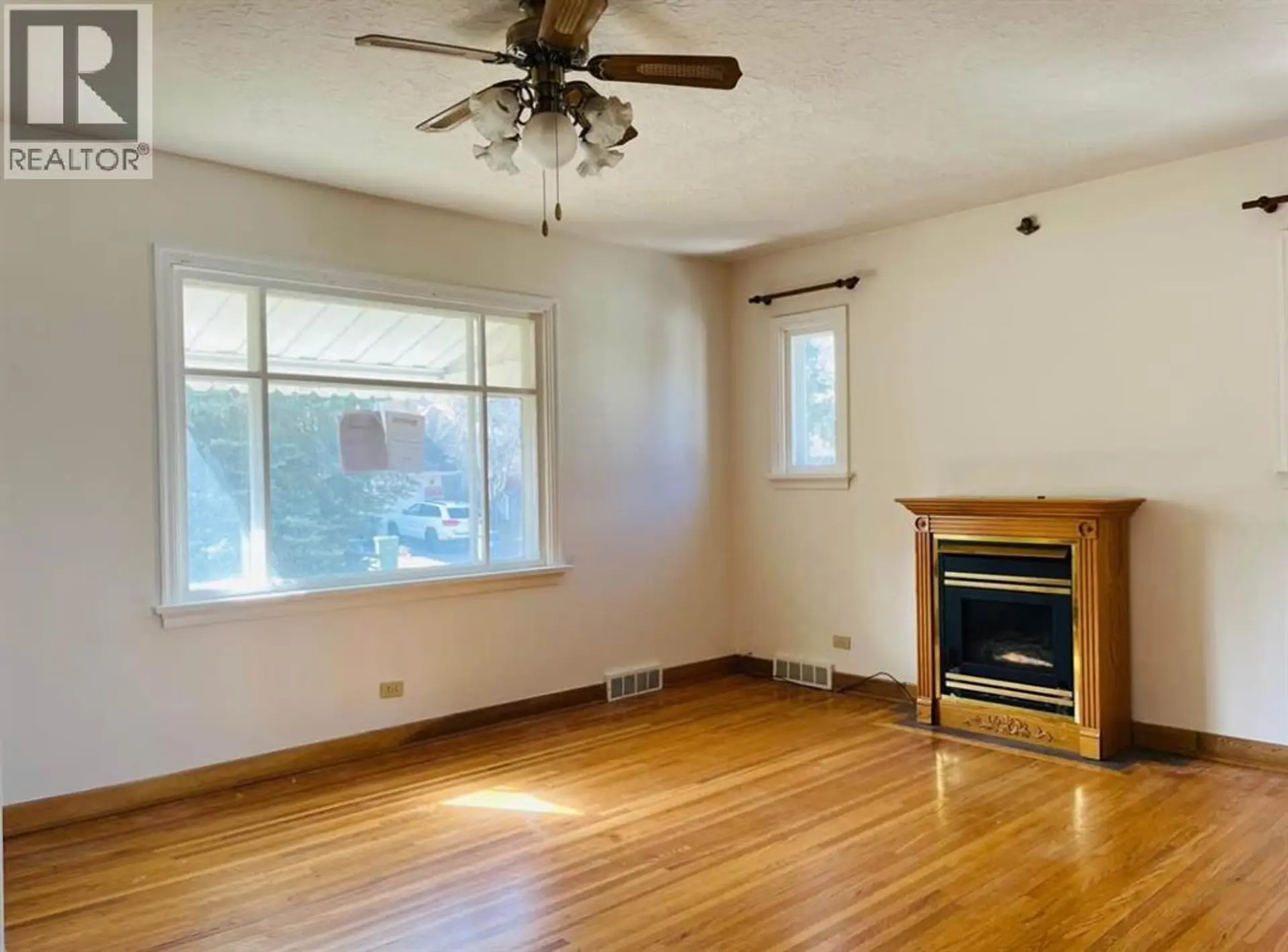 428 32 Avenue NW - Image 6