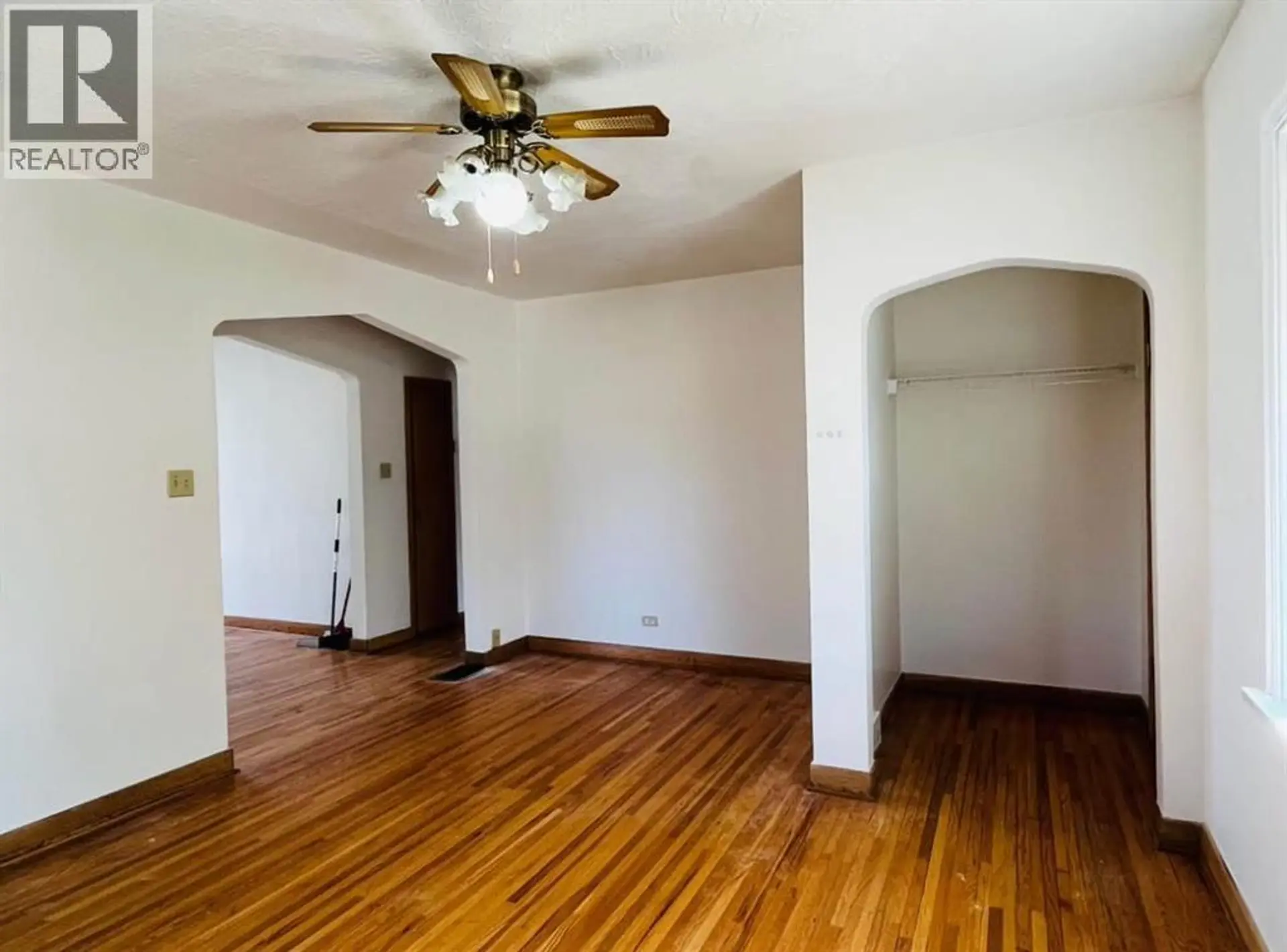 428 32 Avenue NW - Image 7