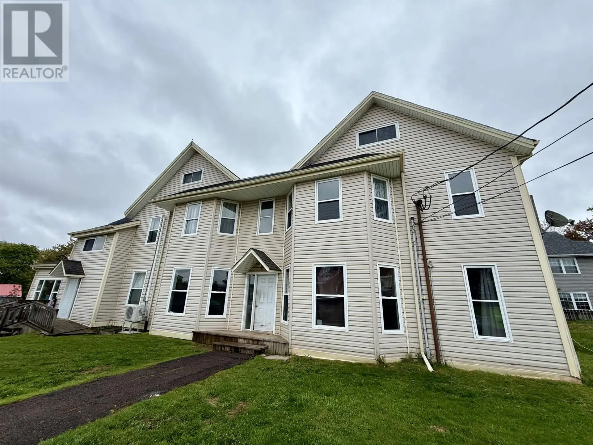 6 Pond Street - Image 1