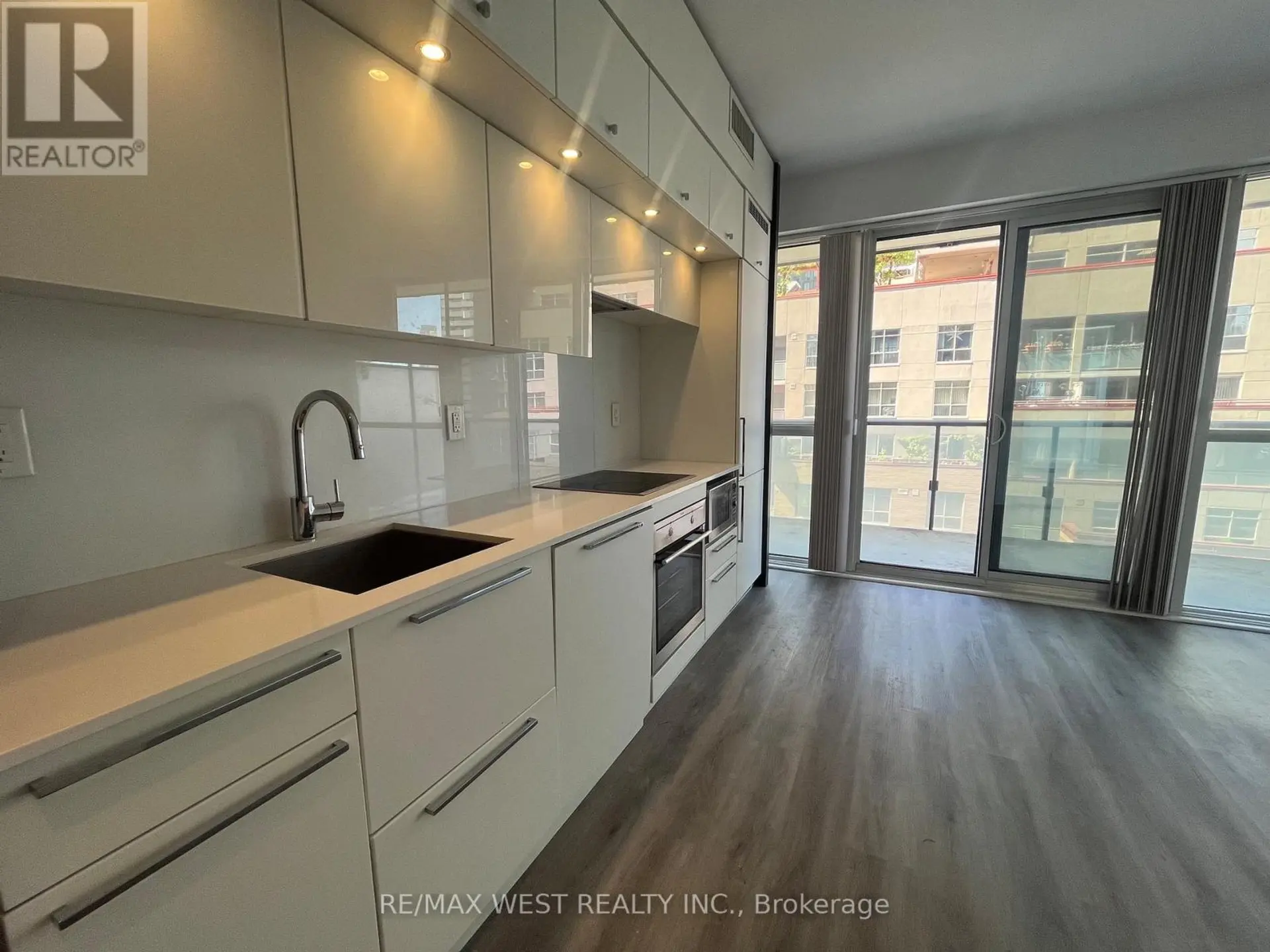 #1106 15 GRENVILLE STREET - Image 8