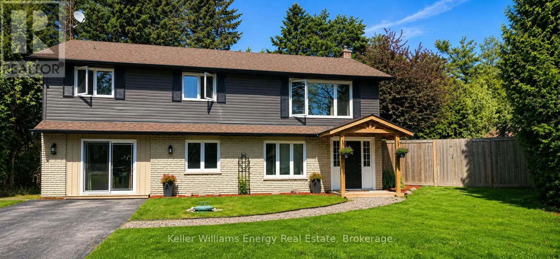19 PINEWOOD CRESCENT - Image 1