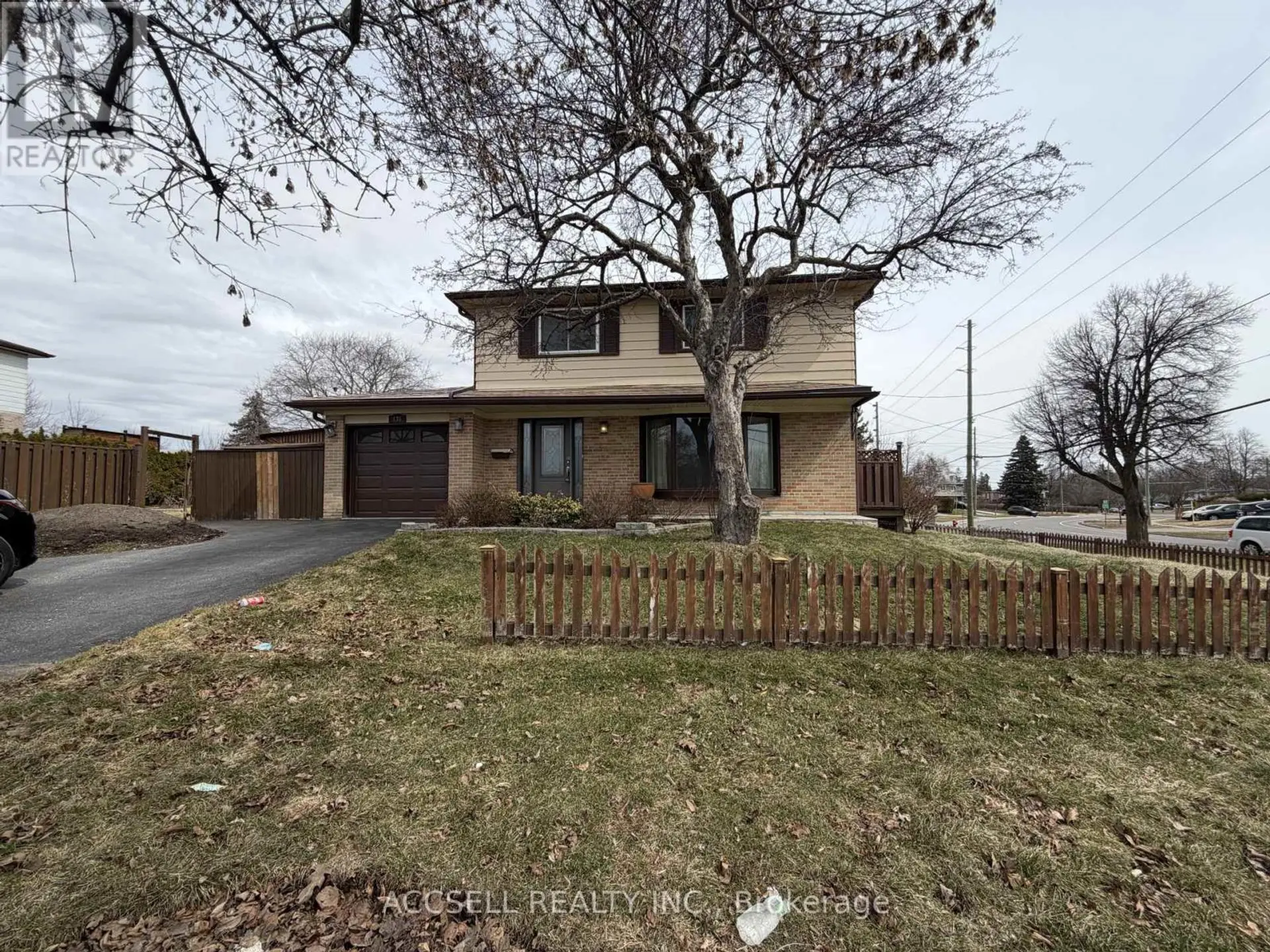 135 MOUNTAINVIEW ROAD S - Image 2