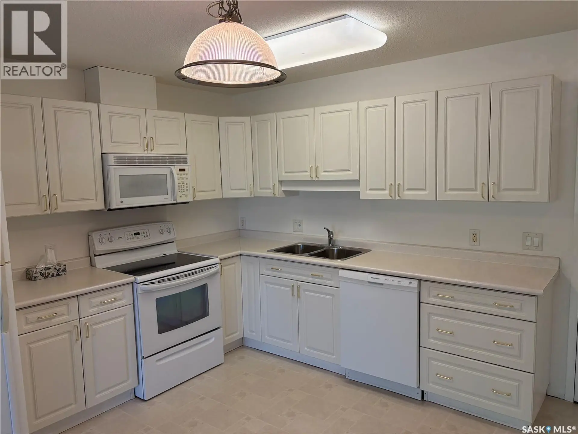 #301 1601 1st STREET - Image 5