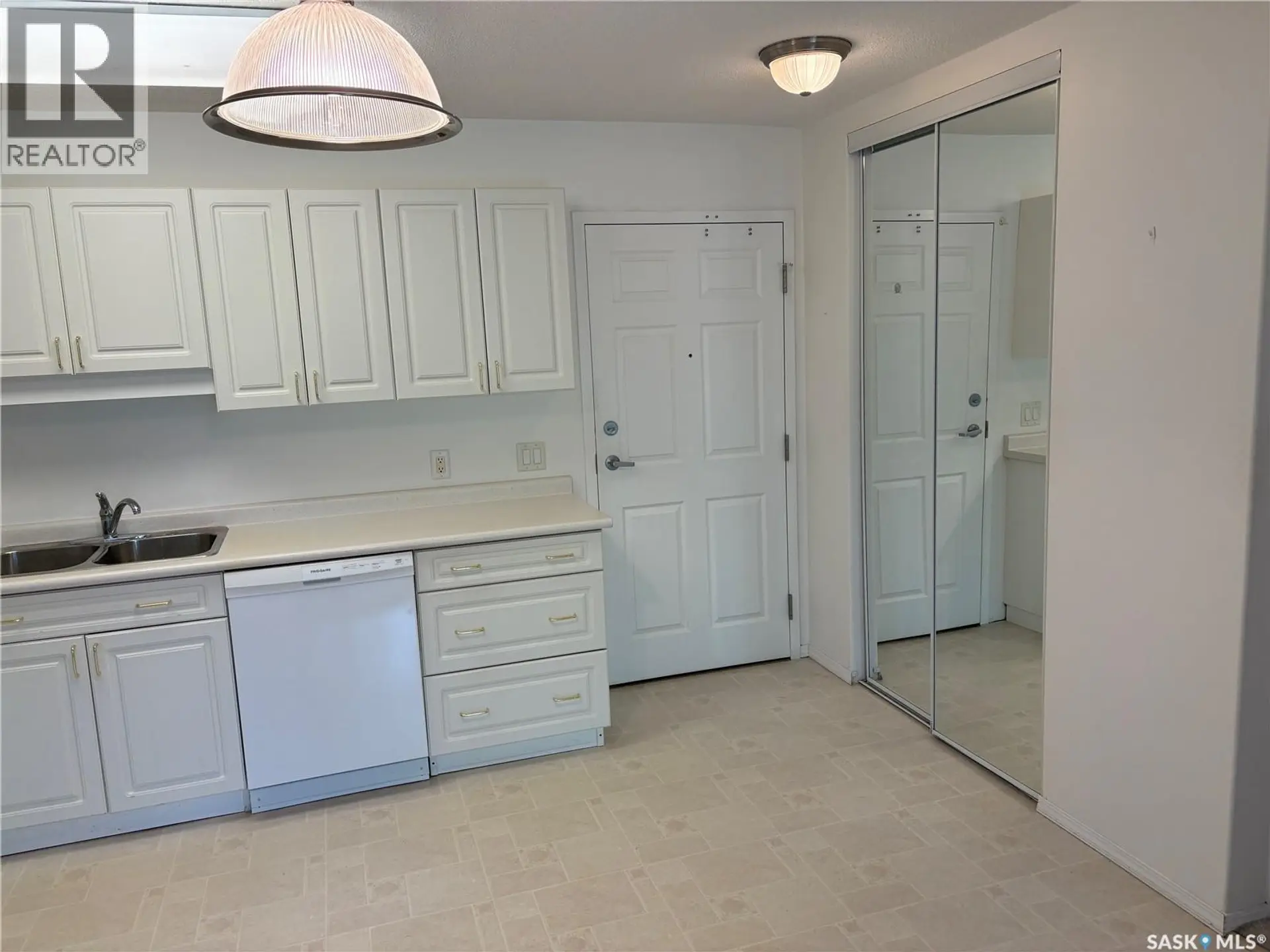 #301 1601 1st STREET - Image 6