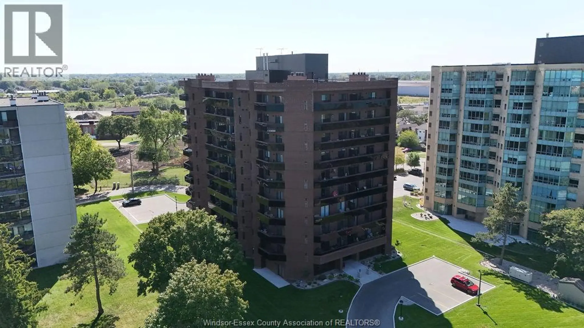 #904 3663 RIVERSIDE DRIVE East - Image 2