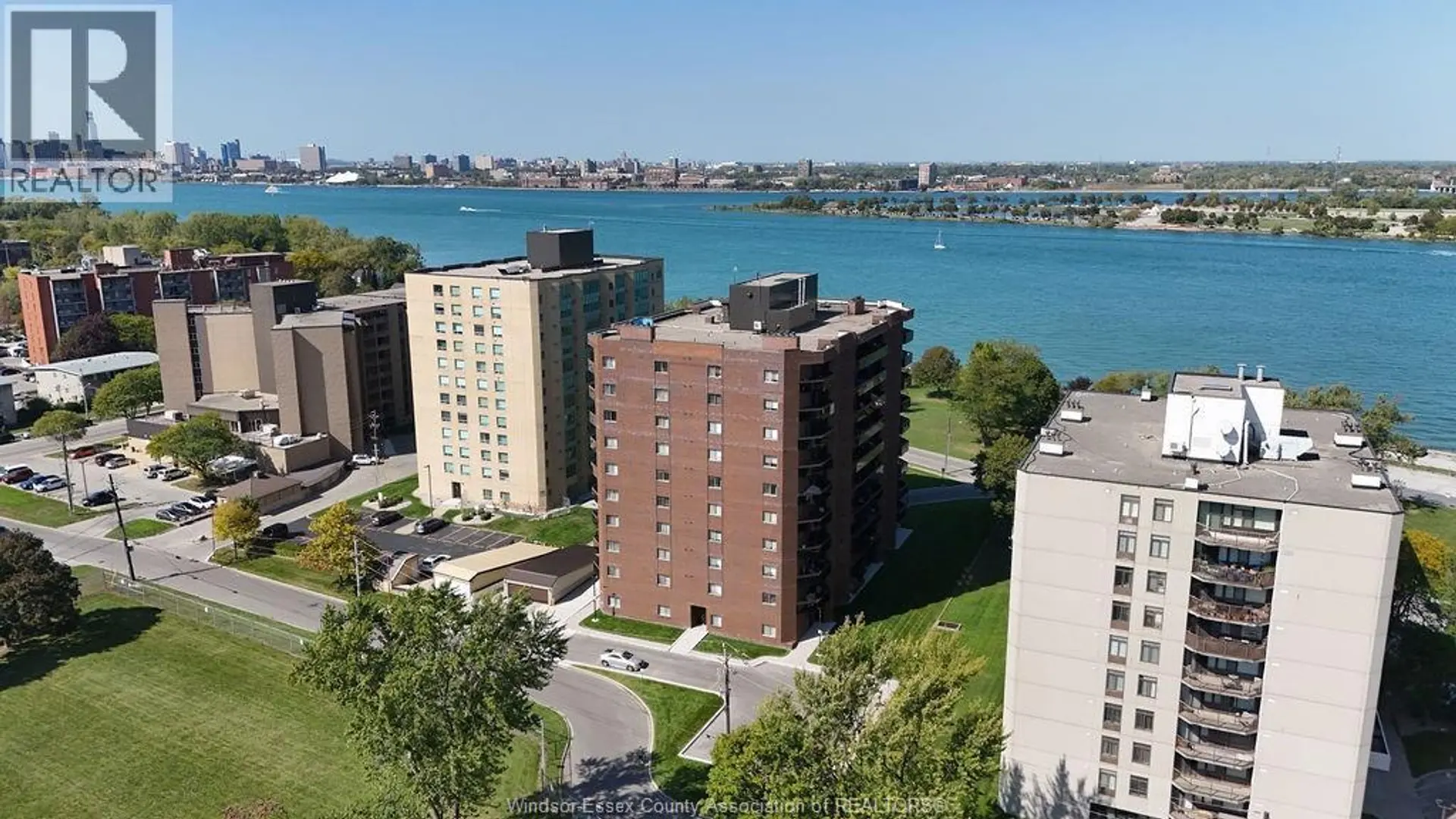 #904 3663 RIVERSIDE DRIVE East - Image 1