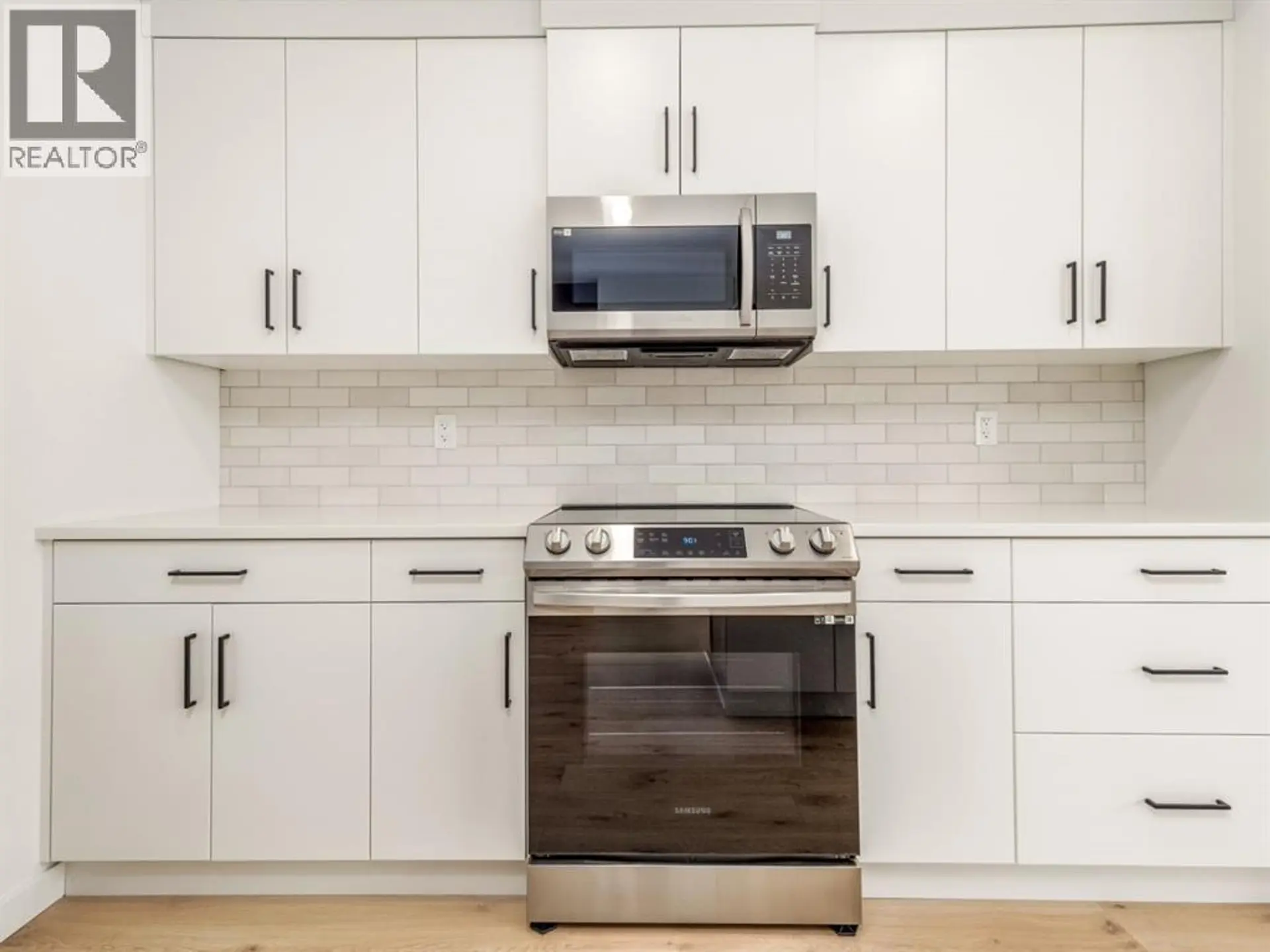 4353 25 Avenue S - Image 1