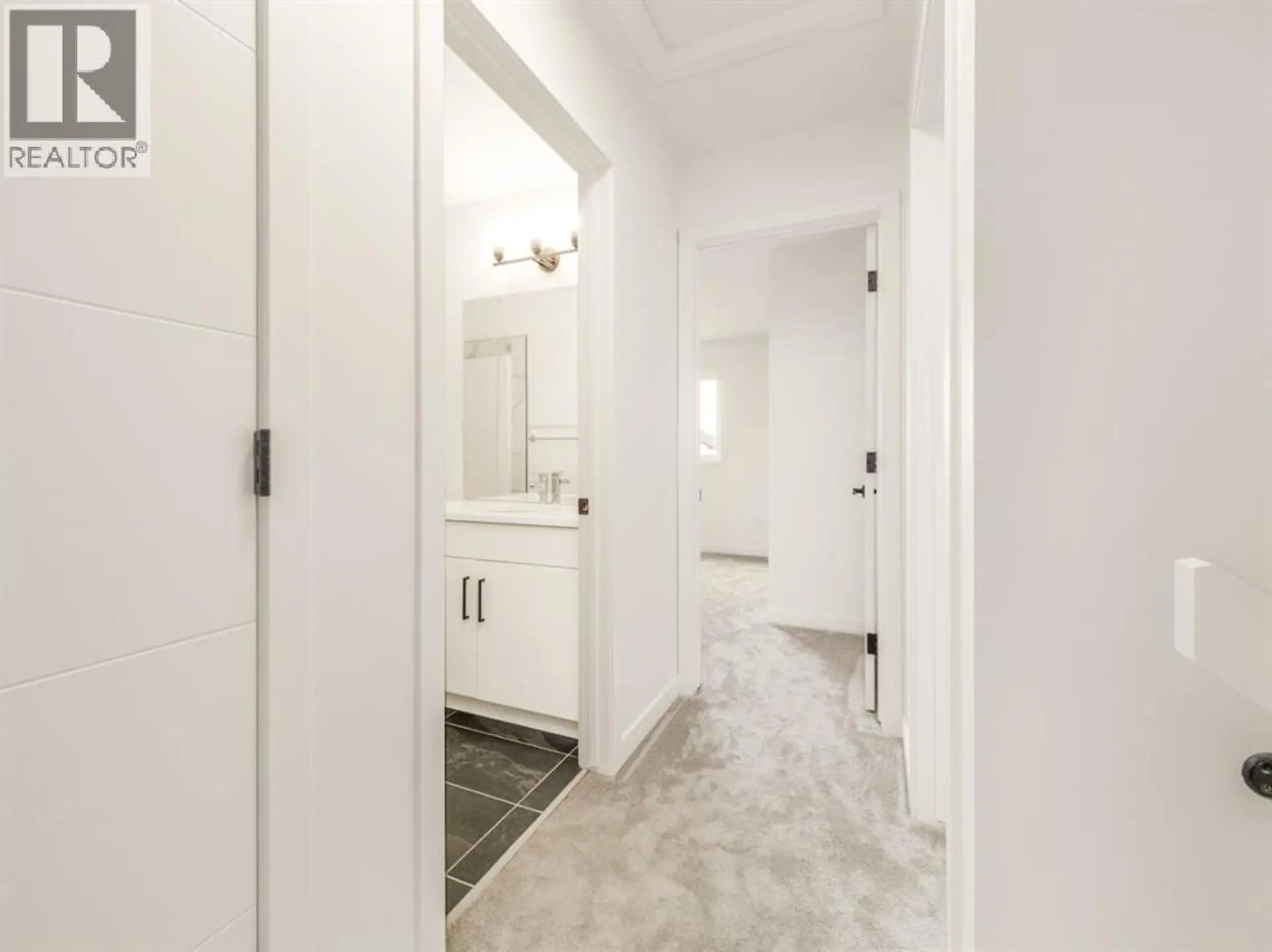 4353 25 Avenue S - Image 10