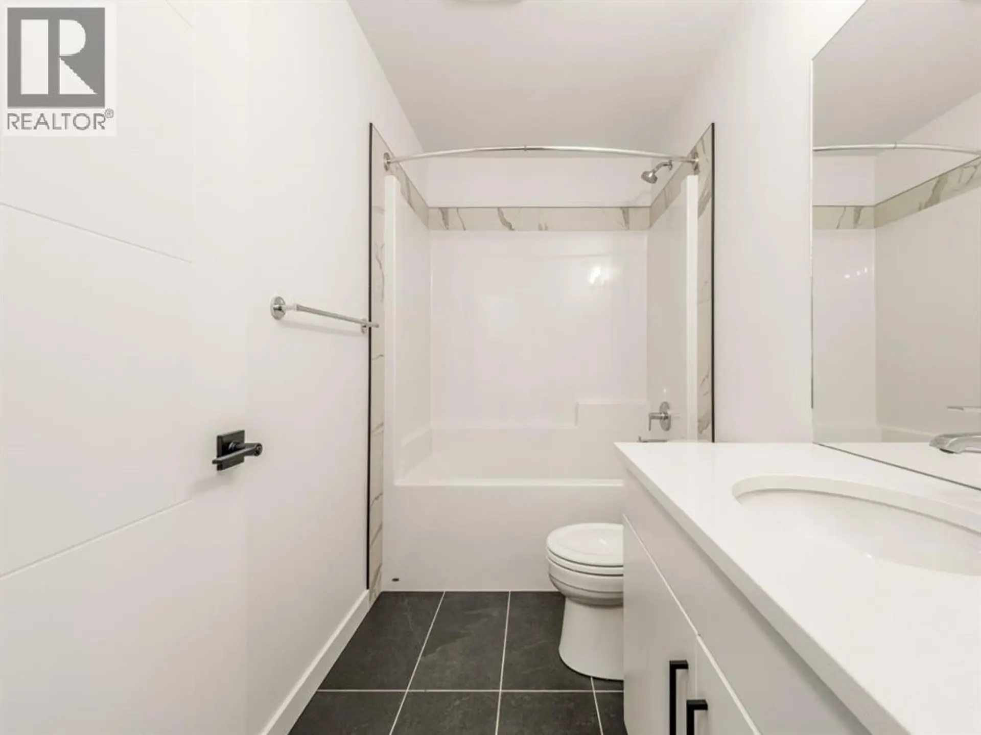 4353 25 Avenue S - Image 12