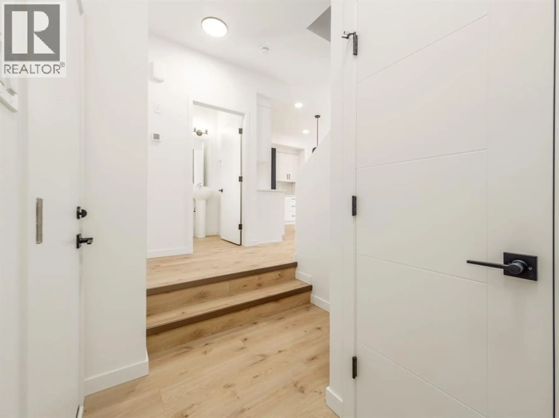 4353 25 Avenue S - Image 2