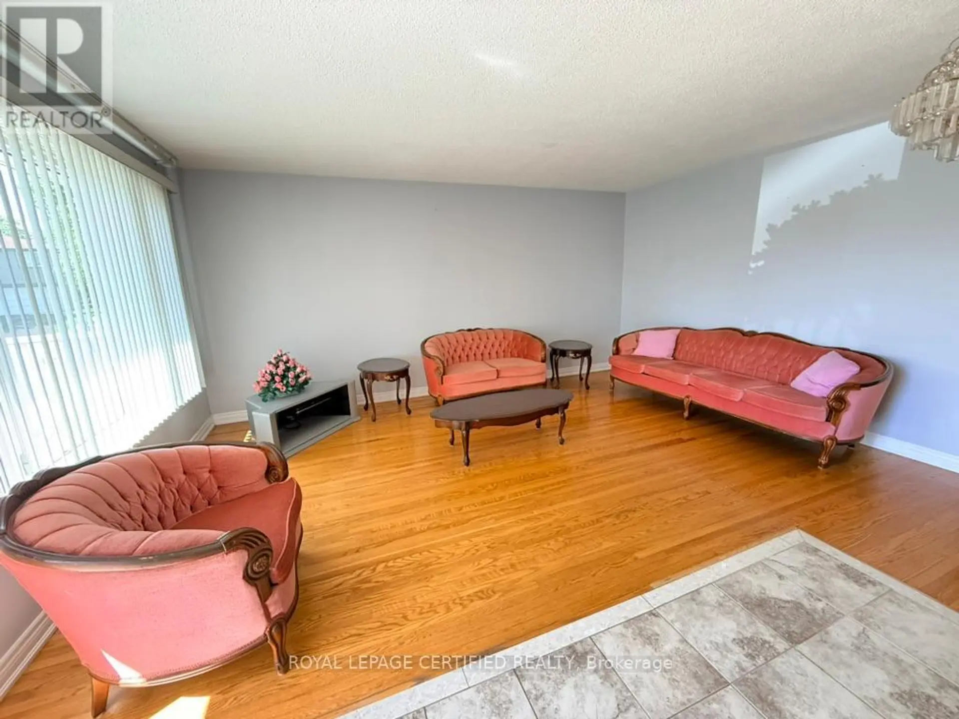 36 WATSON CRESCENT - Image 2