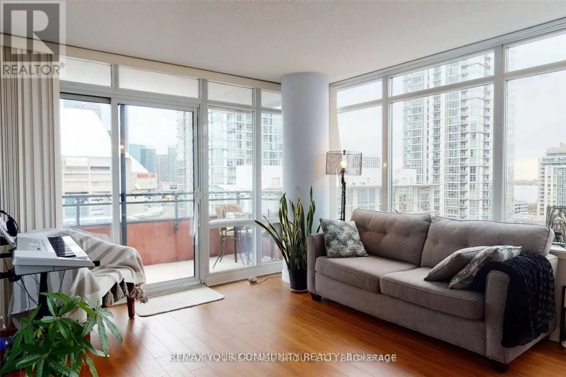 #919 4K SPADINA AVENUE - Image 7