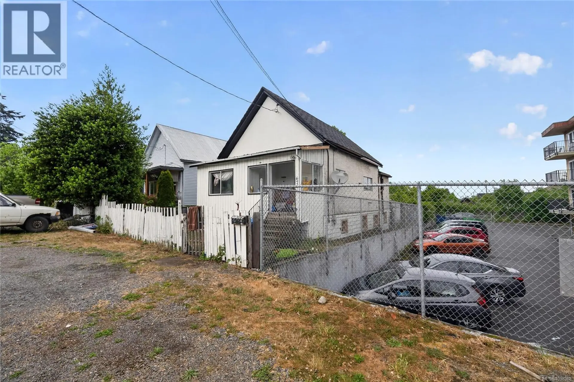 674 Farquhar St - Image 3