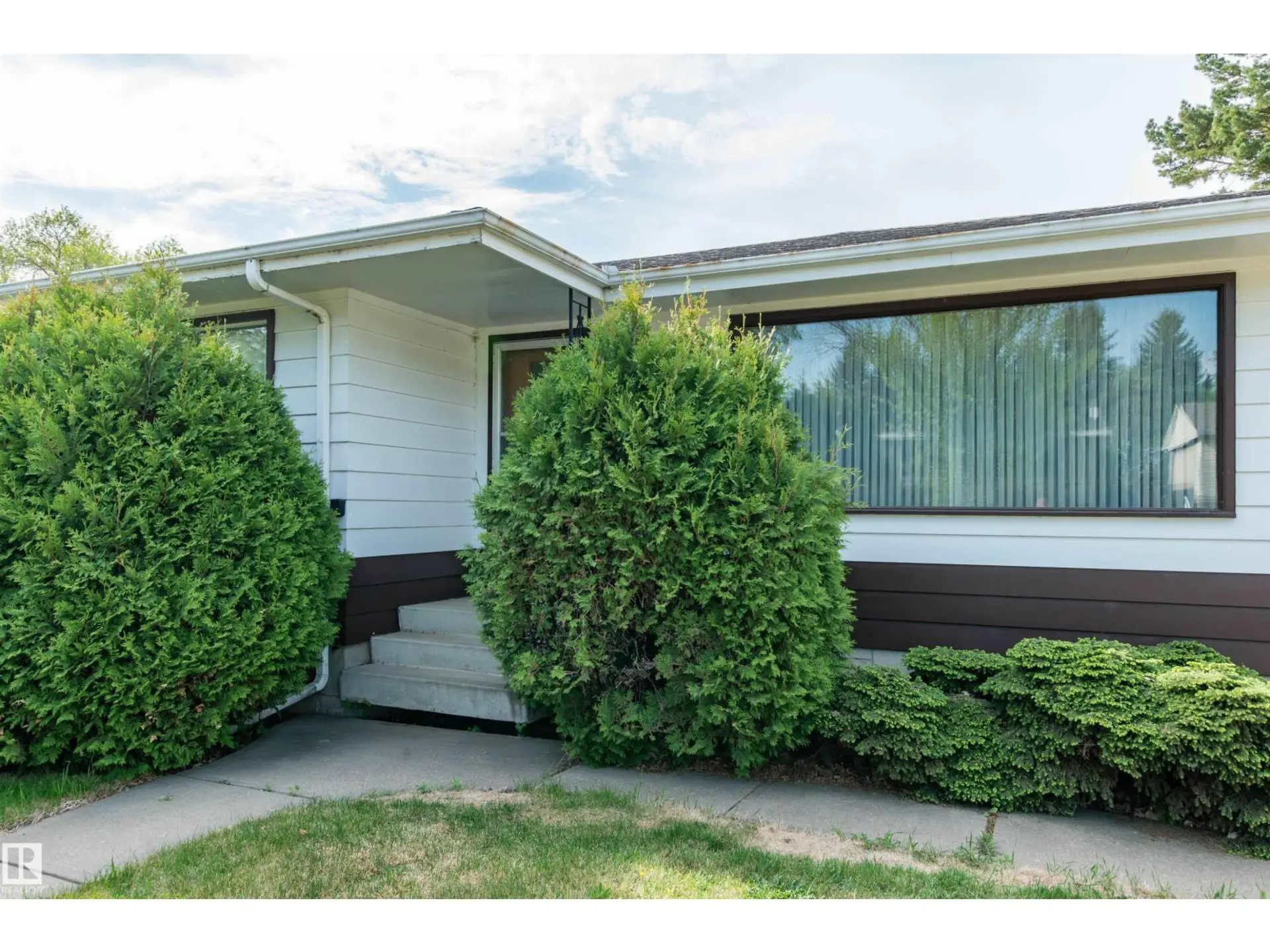 4009 114 AV NW - Image 2