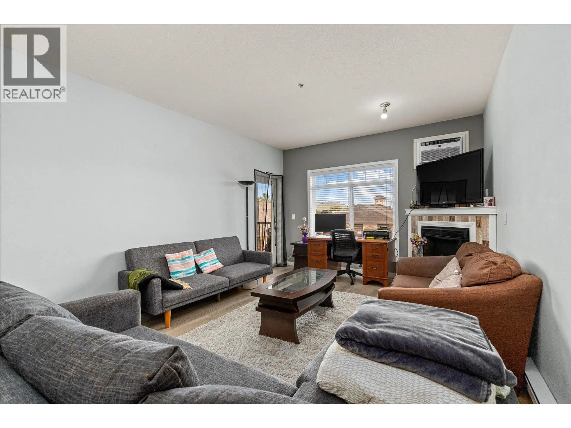 #219 250 Hollywood Road - Image 8