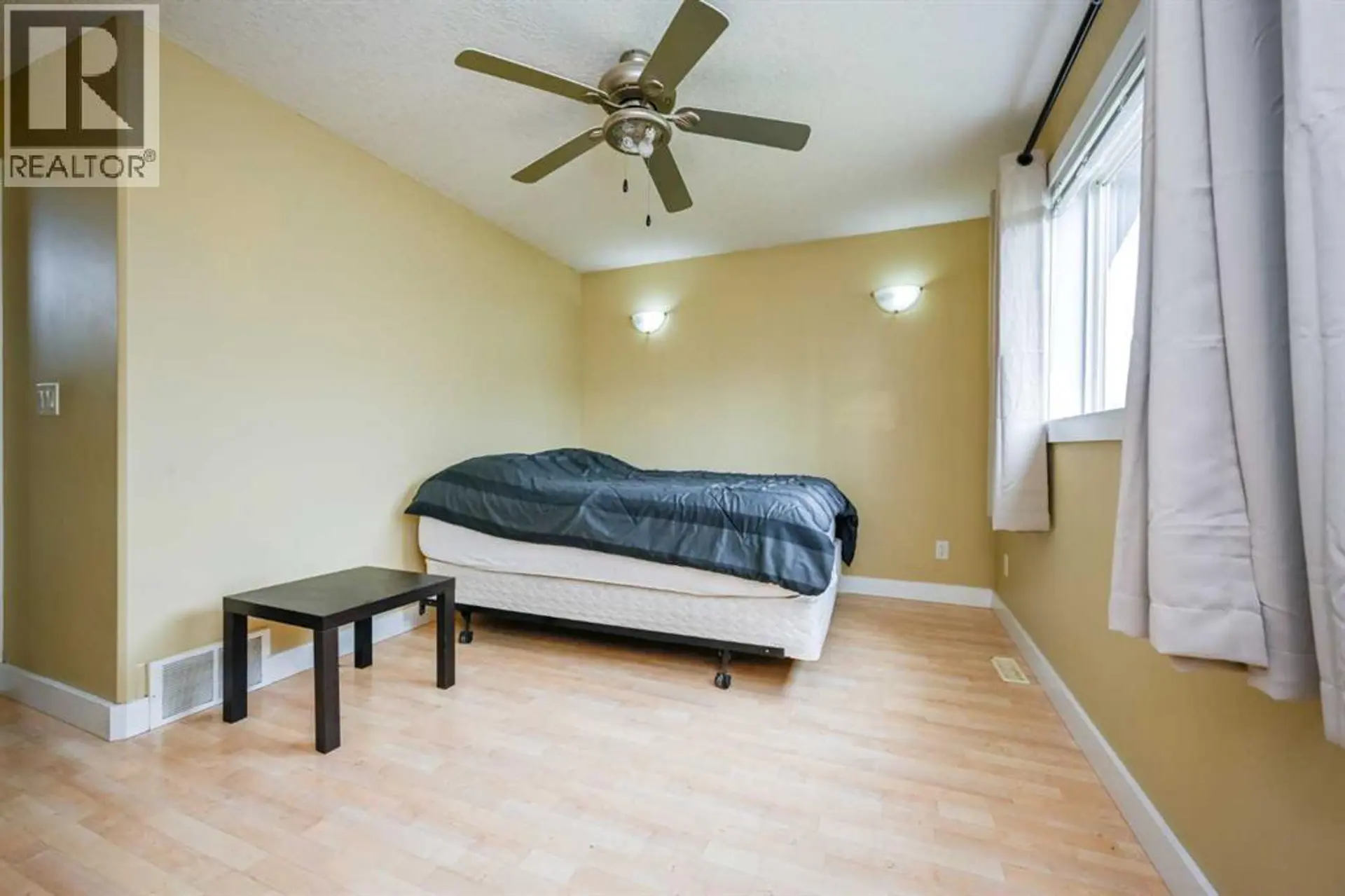 8821 113 Avenue - Image 9