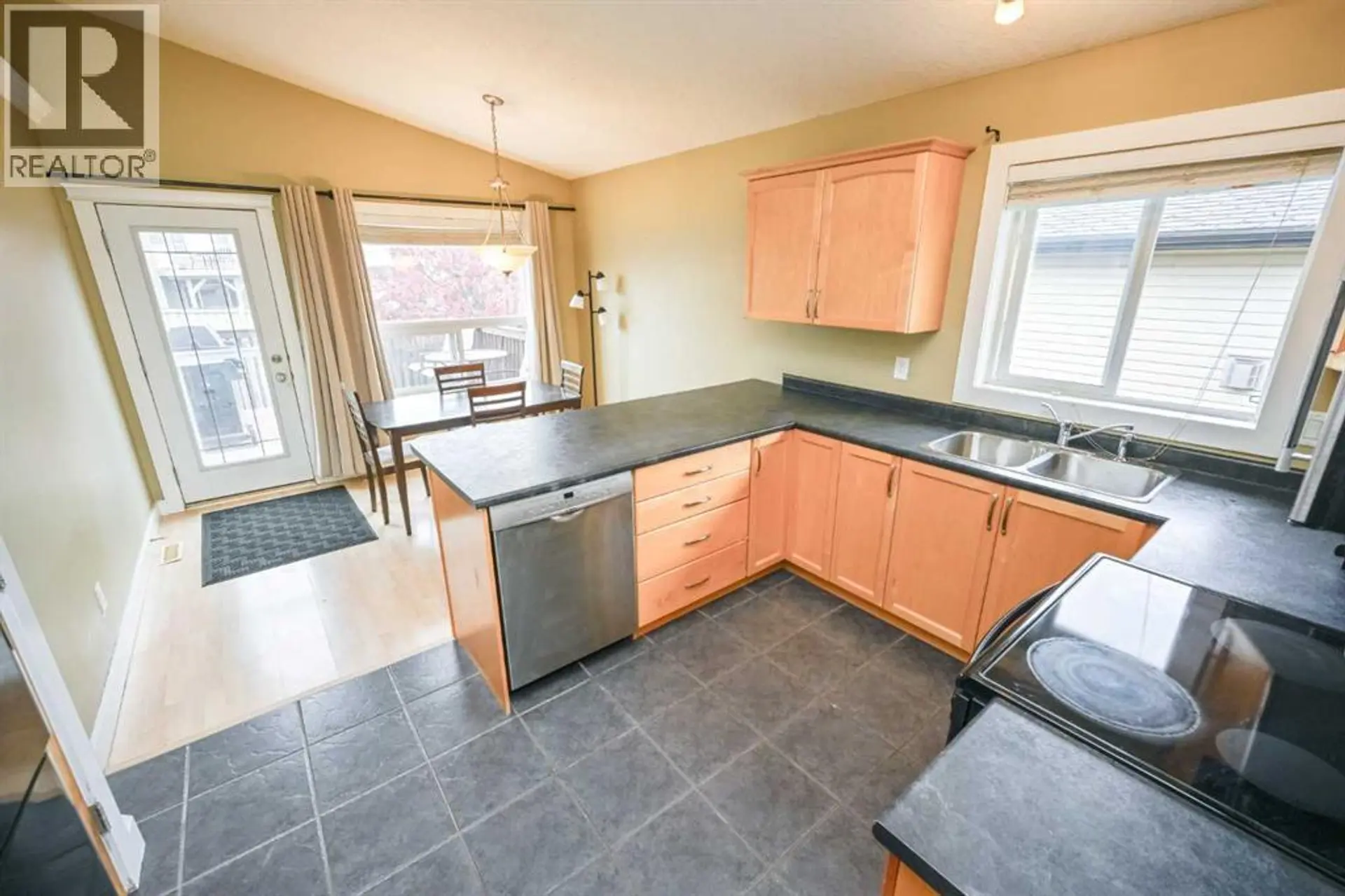 8821 113 Avenue - Image 3