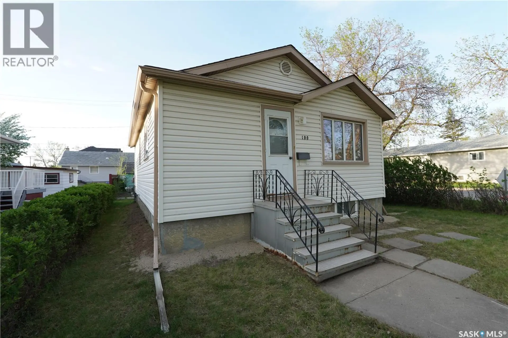 100 Broadway AVENUE - Image 1