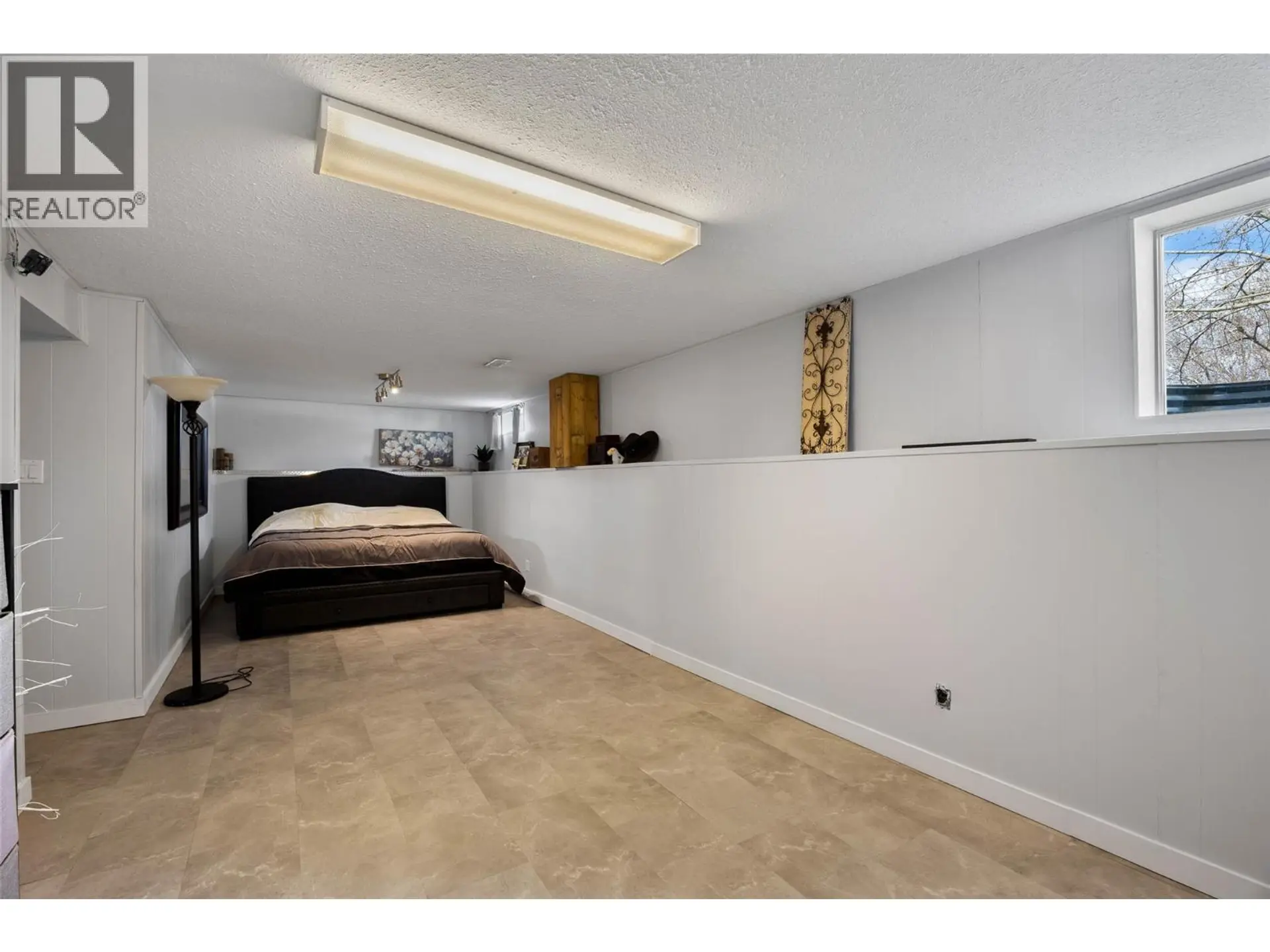 957 Pine Street - Image 11