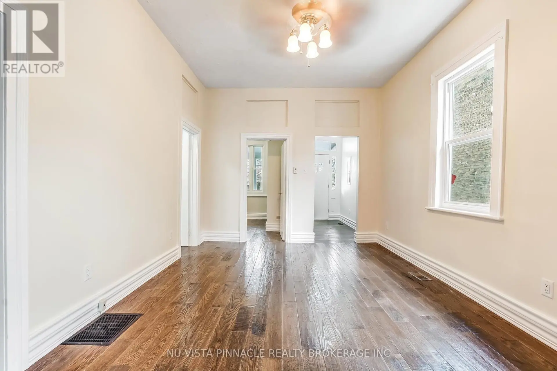 727 QUEENS AVENUE - Image 7