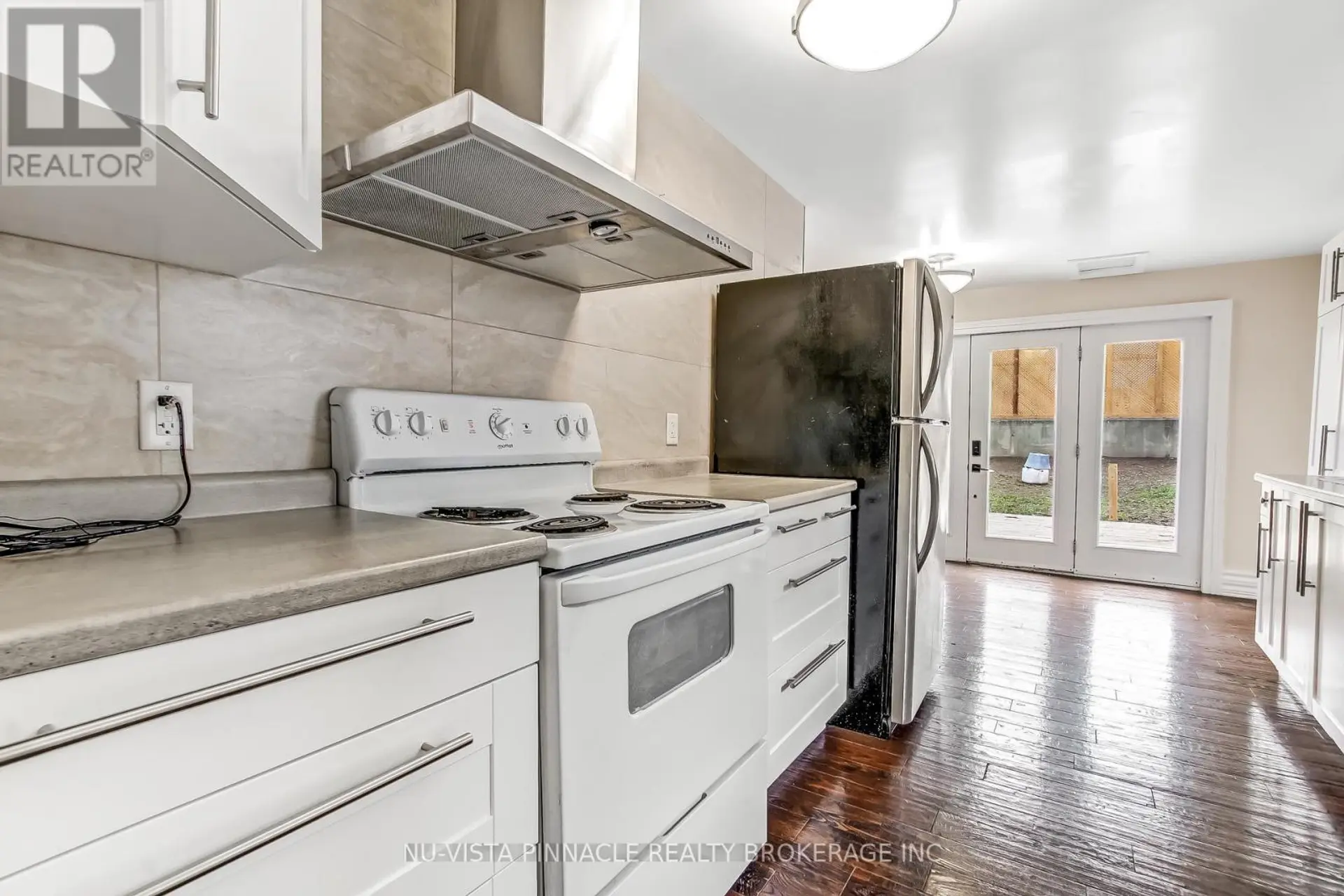 727 QUEENS AVENUE - Image 8